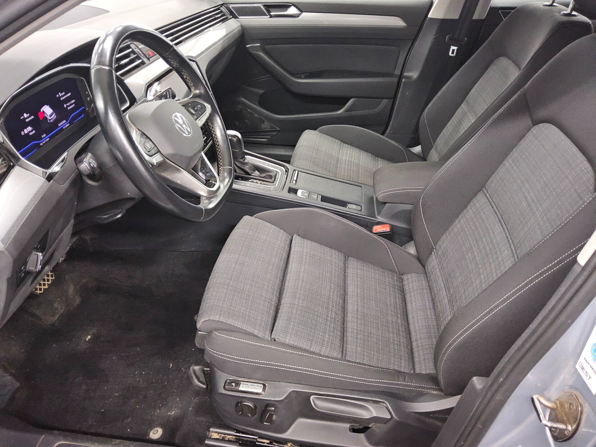 Volkswagen Passat Var. 2.0 TDI Business Navi LED AID RfK 9