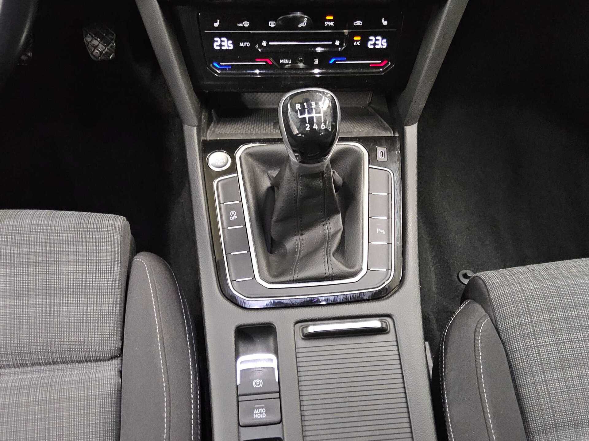 Volkswagen Passat Var. 2.0 TDI Business Navi LED AID RFK 6