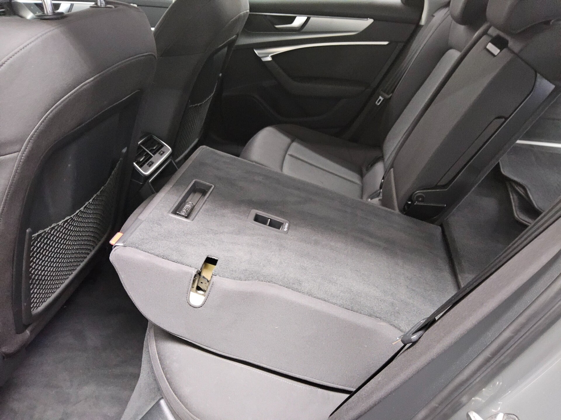 Audi A6 Avant 40 TDI sport S-Line Ext. Navi LED RFK 12