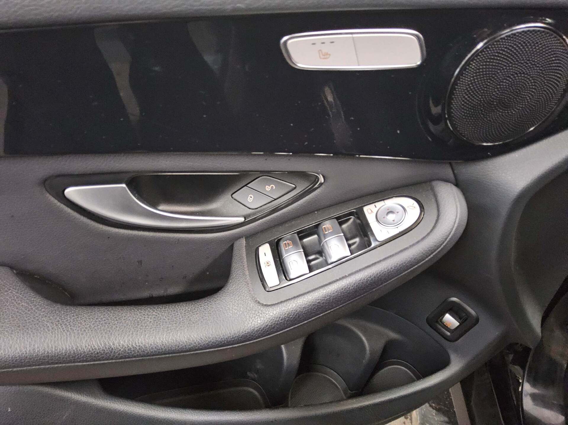 Mercedes-Benz GLC 300 e 4M Navi LED MBUX Kamera Distronic+ 9