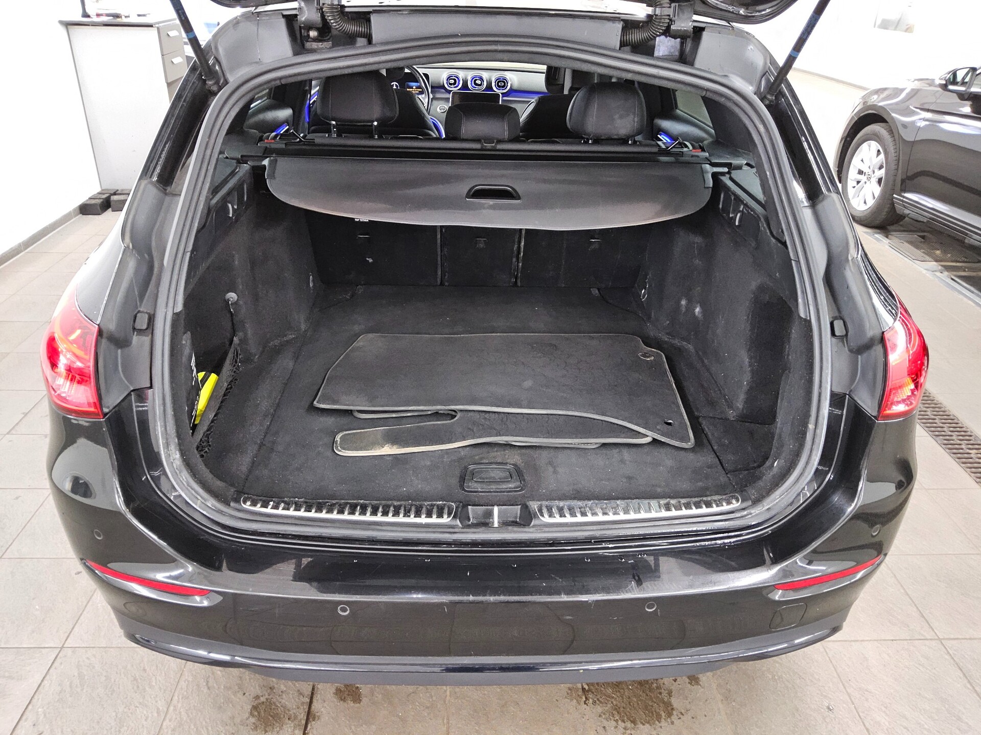 Mercedes-Benz C 220 T d Avantgarde T-Leder Navi LED Sound RfK 12