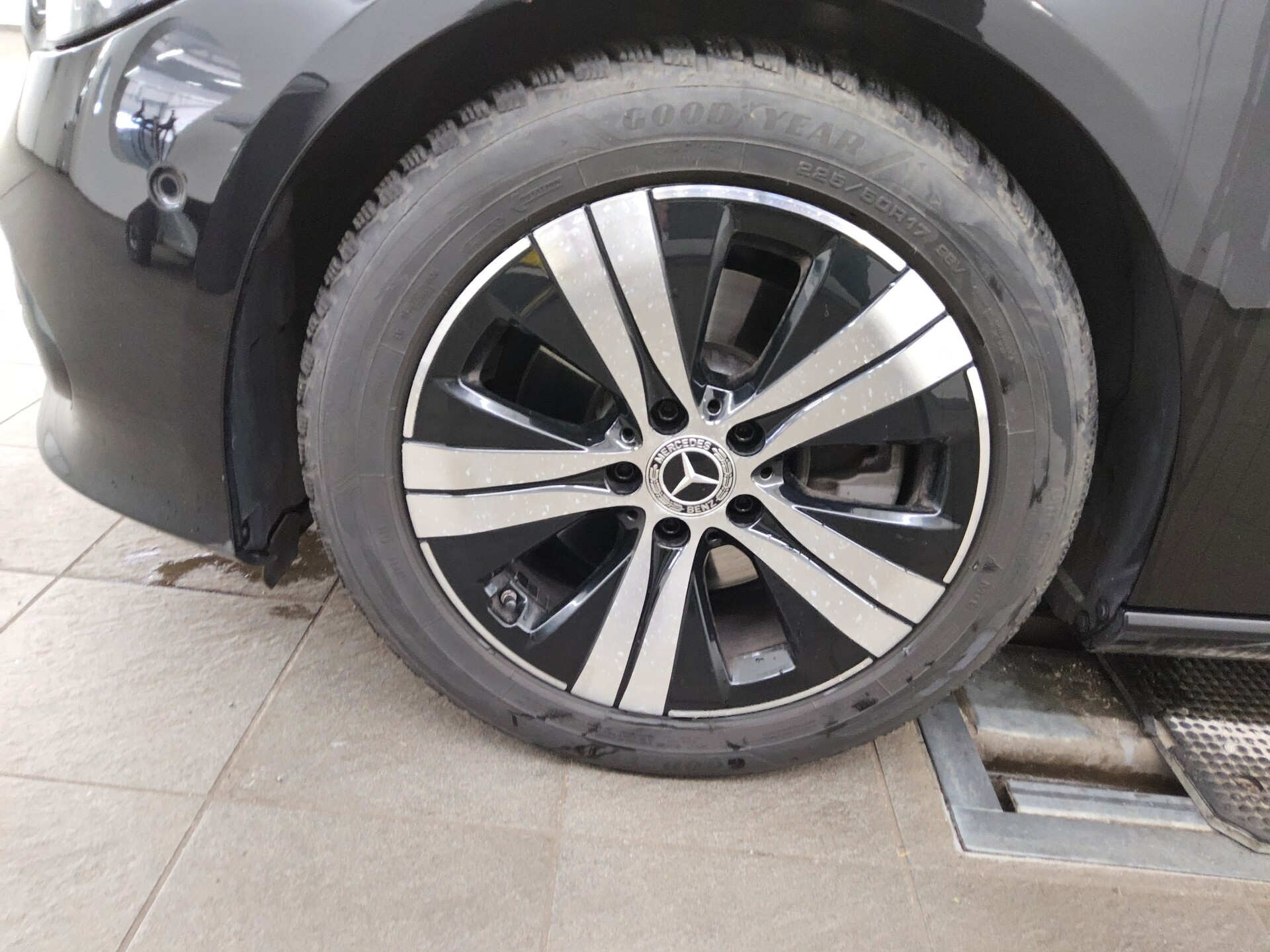 Mercedes-Benz C 220 T d Avantgarde T-Leder Navi LED Sound RfK 11