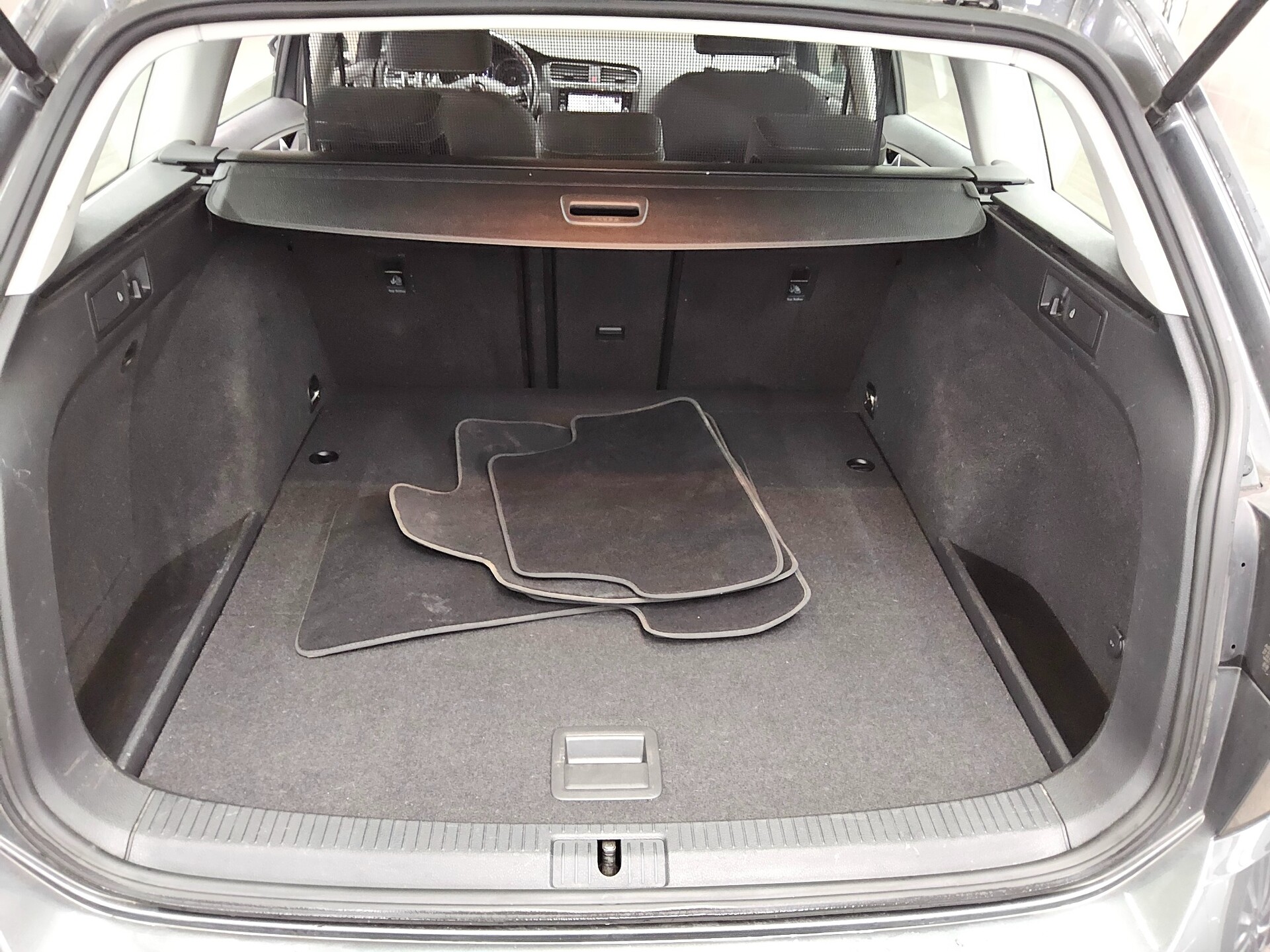 Volkswagen Golf-7 Var. 2.0 TDI Comf. Navi LED ACC PDC 11