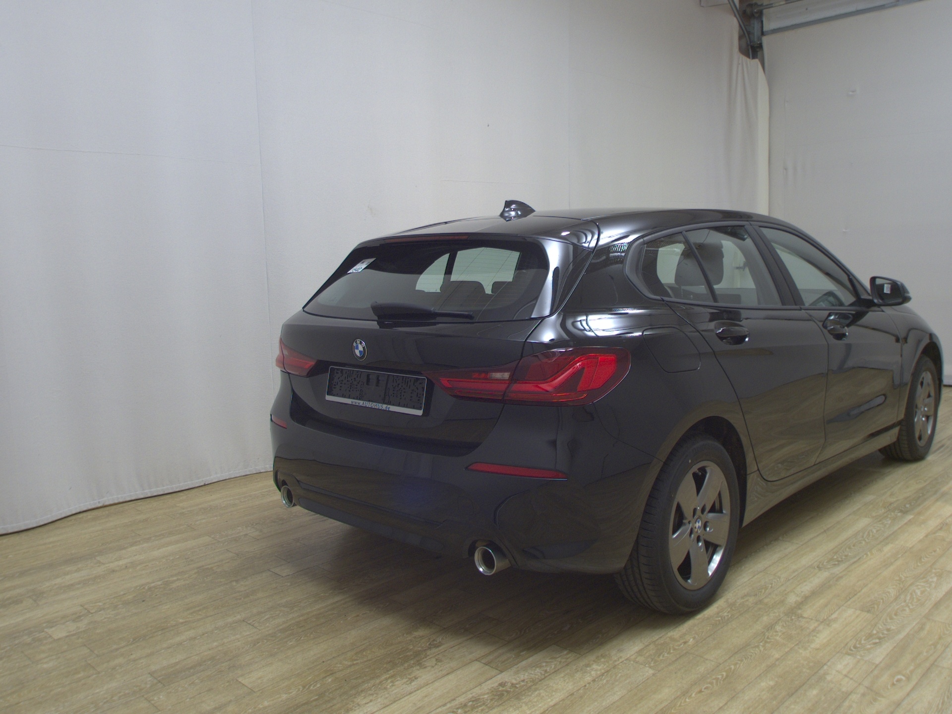 BMW 118dA Advantage Navi LED LC-Pro ACC Shz 4