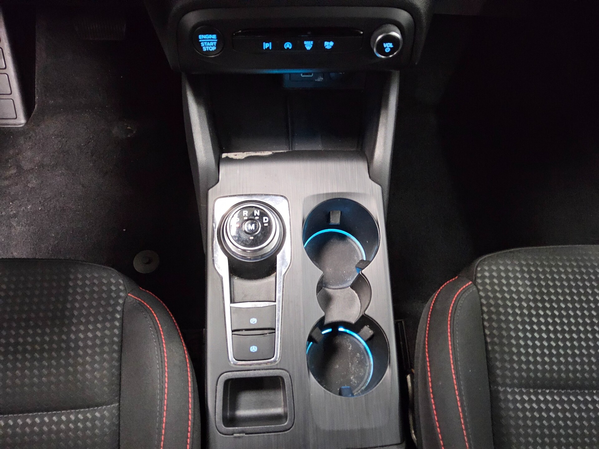 Ford Focus Turnier 1.5 EB ST-Line Navi LED RfK PDC 6