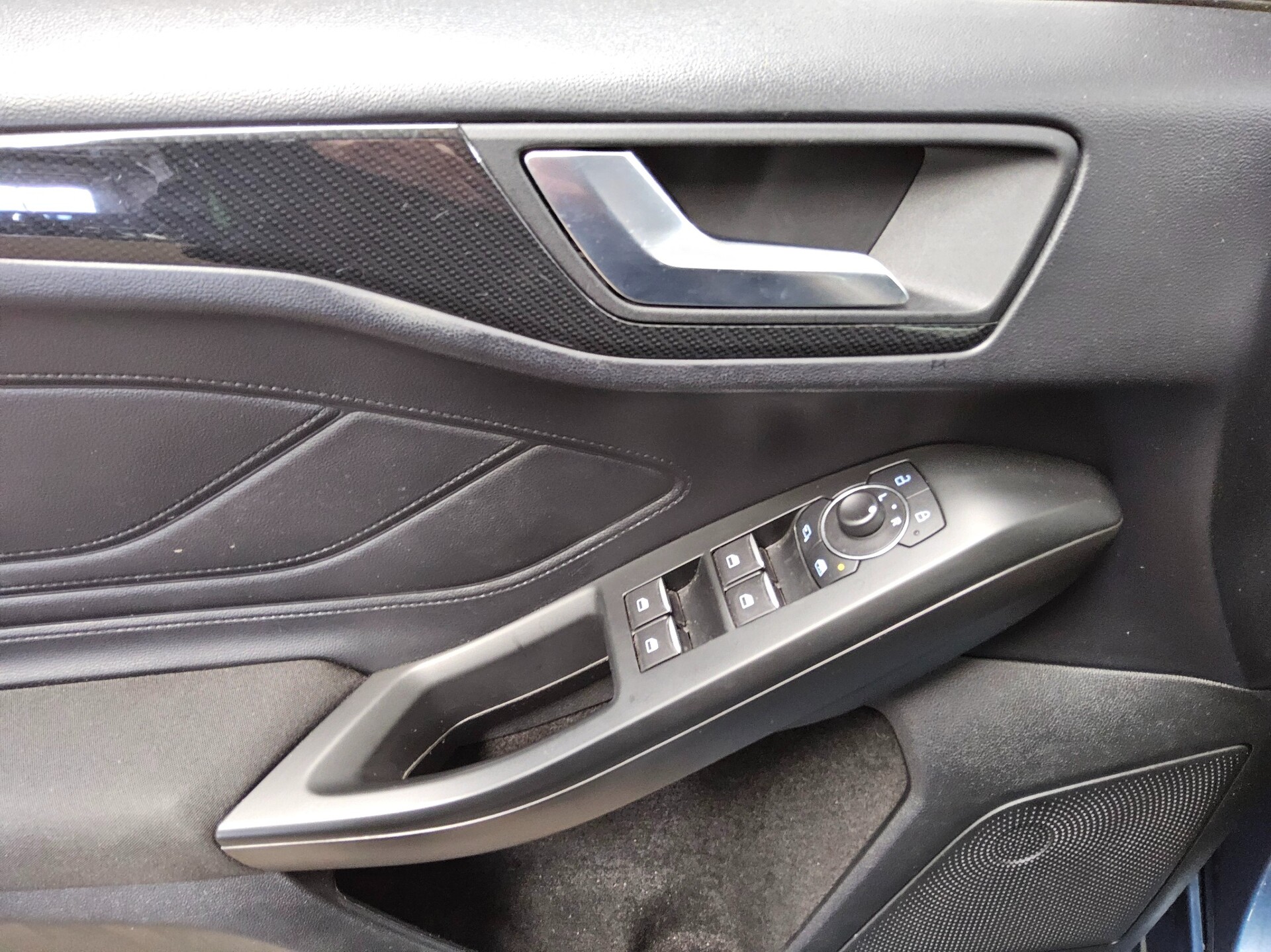 Ford Focus Turnier 1.5 EB ST-Line Navi LED RfK PDC 9