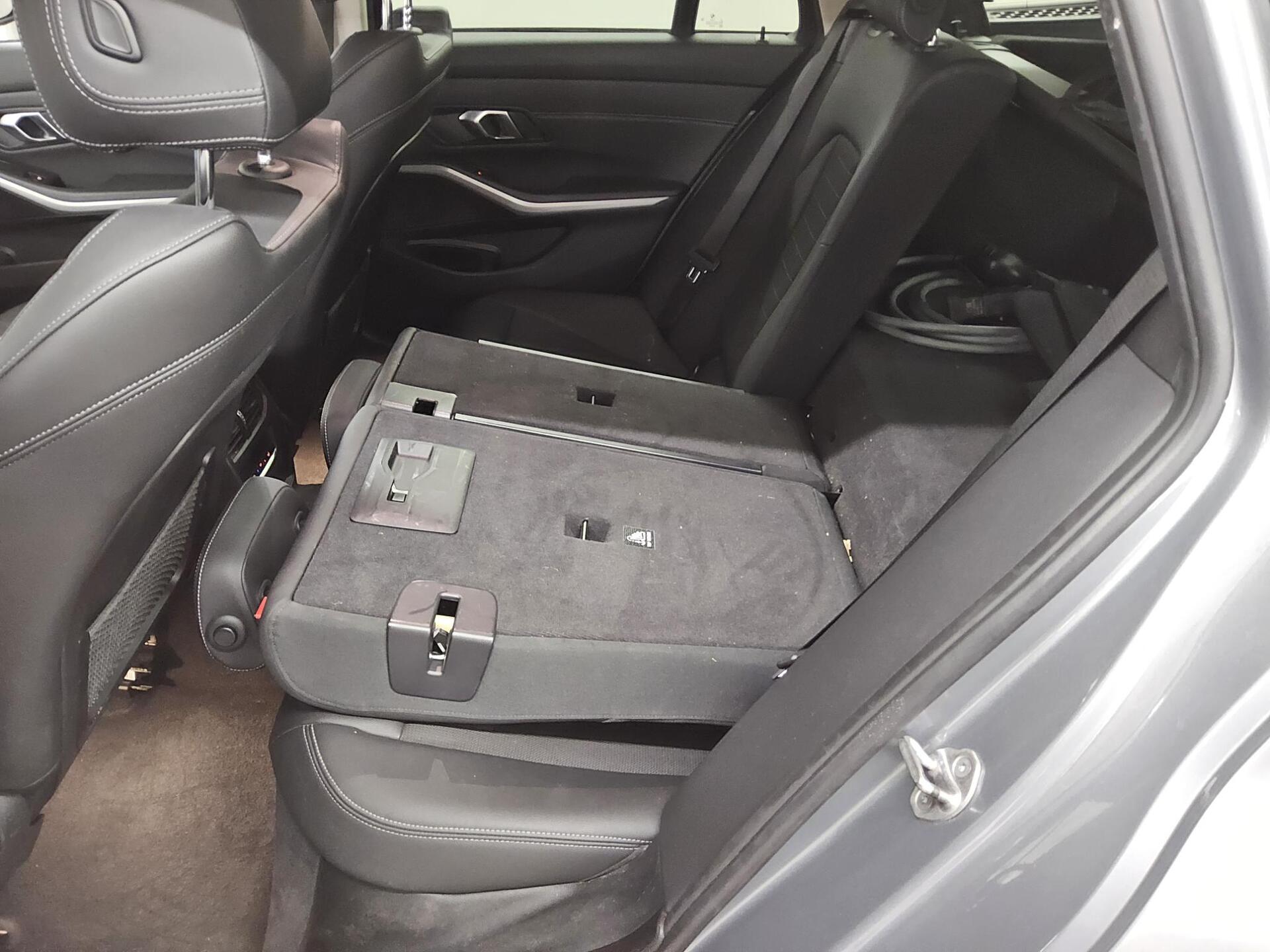 BMW 320e Touring T-Leder Curved Navi LED AHK ACC 13