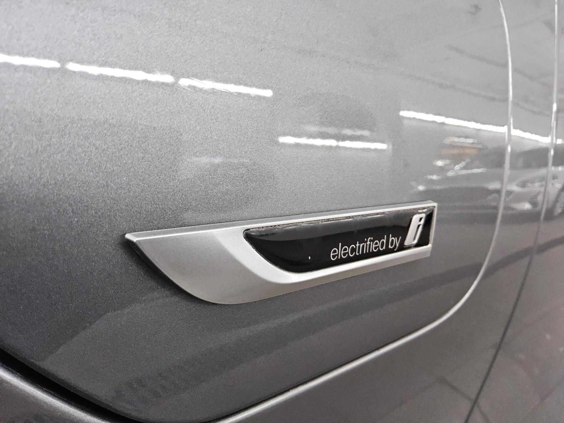 BMW 320e Touring T-Leder Curved Navi LED AHK ACC 12