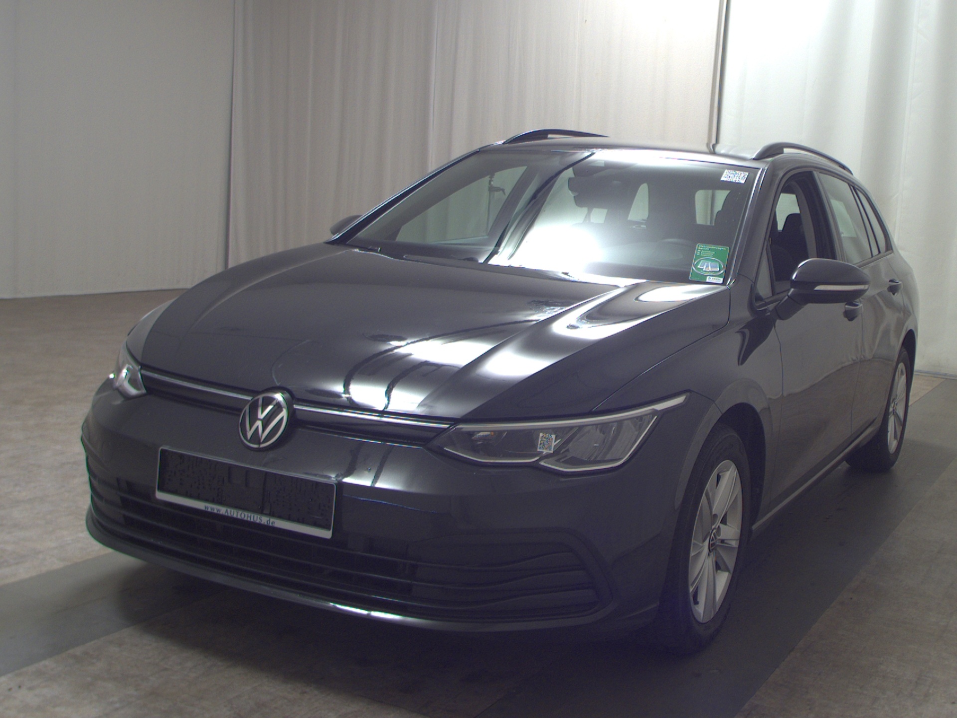Volkswagen Golf-8 Var. 2.0 TDI Life Navi LED ACC Shz PDC 2