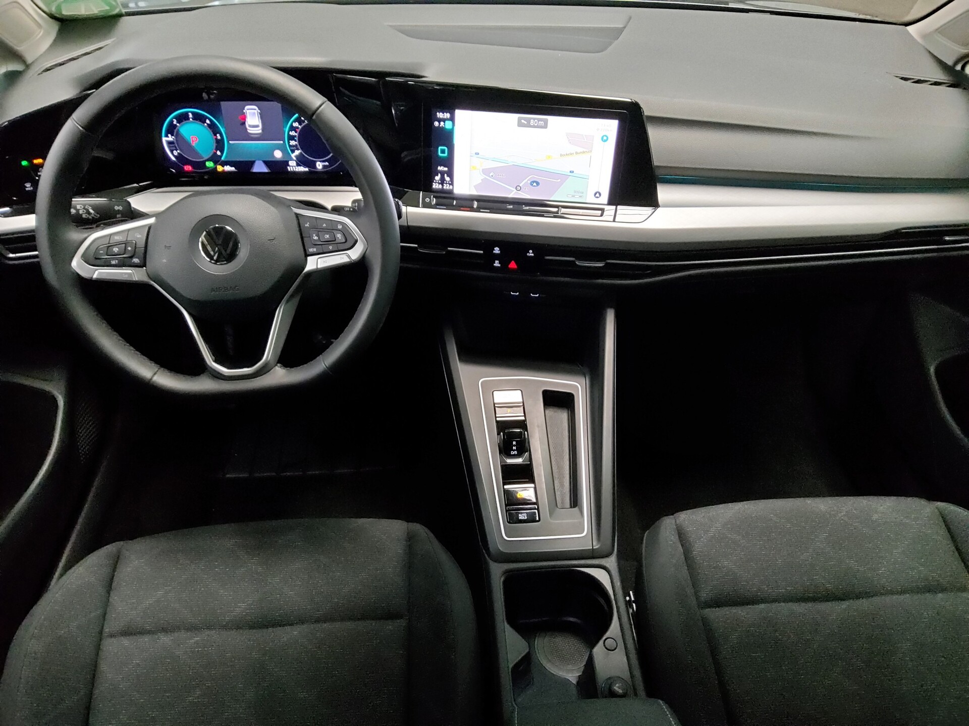 Volkswagen Golf-8 Var. 2.0 TDI Life Navi LED ACC Shz PDC 5