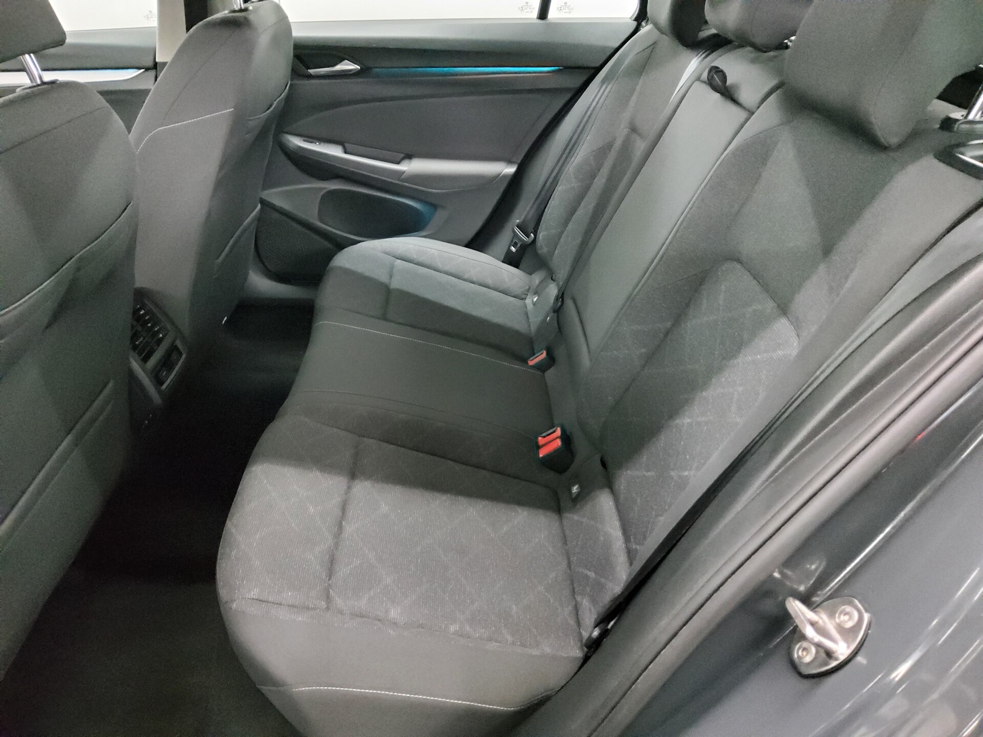 Volkswagen Golf-8 Var. 2.0 TDI Life Navi LED ACC Shz PDC 13