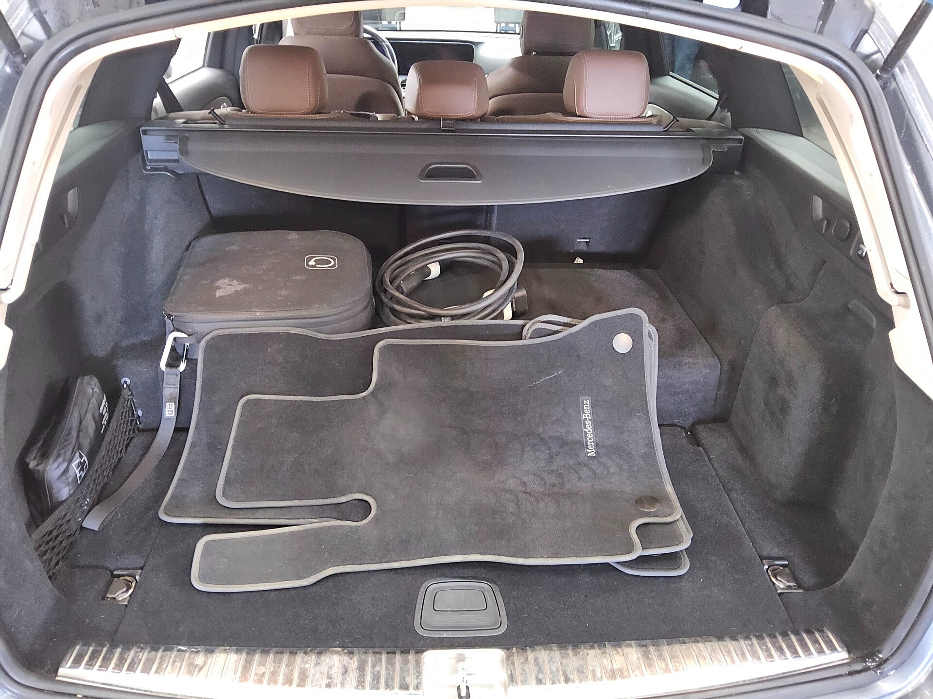 Mercedes-Benz E 300 T de Avantgarde Leder Navi Burmester HuD 12