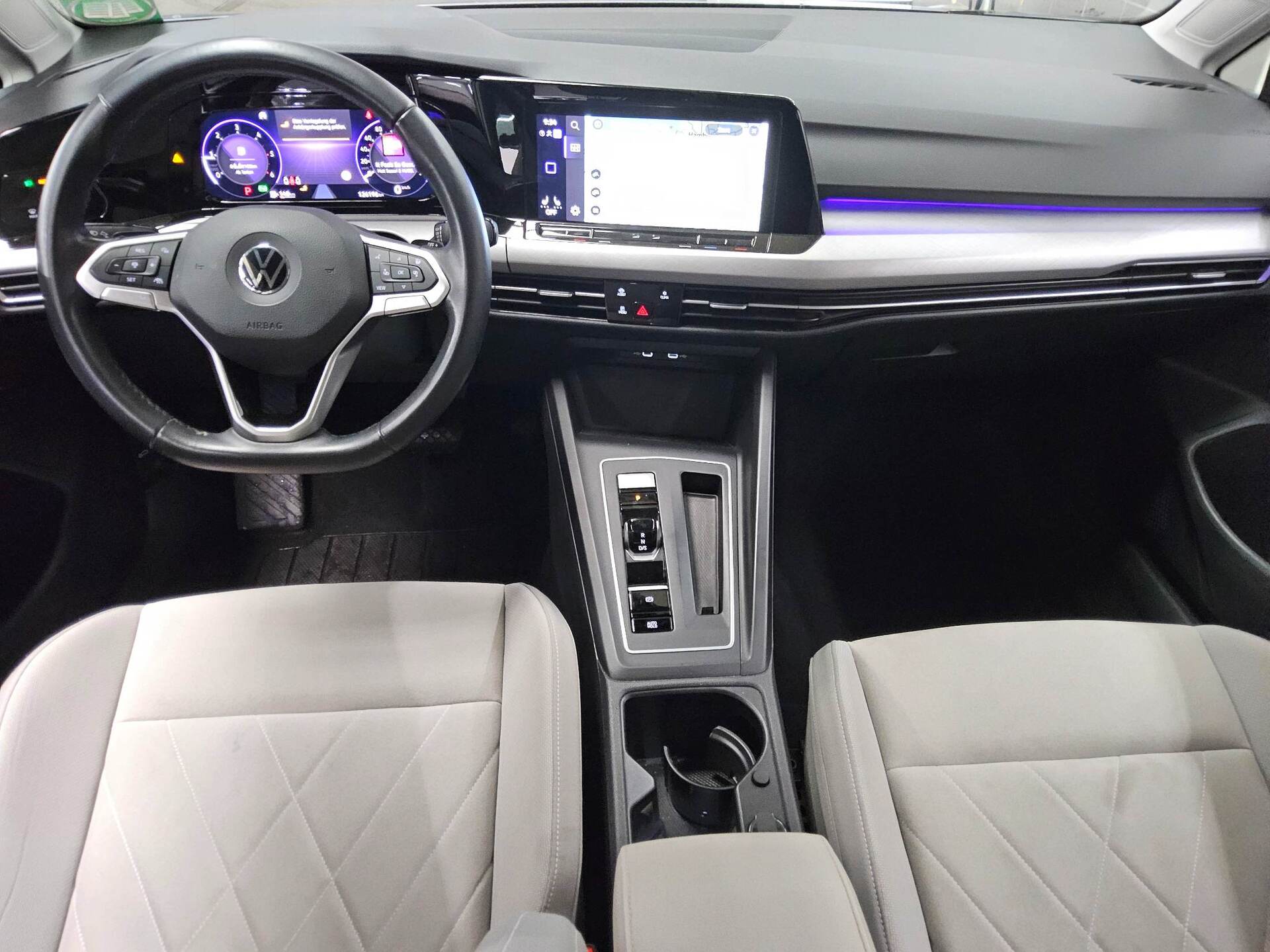 Volkswagen Golf-8 Var. 2.0 TDI Life Navi LED AID AHK ACC 5