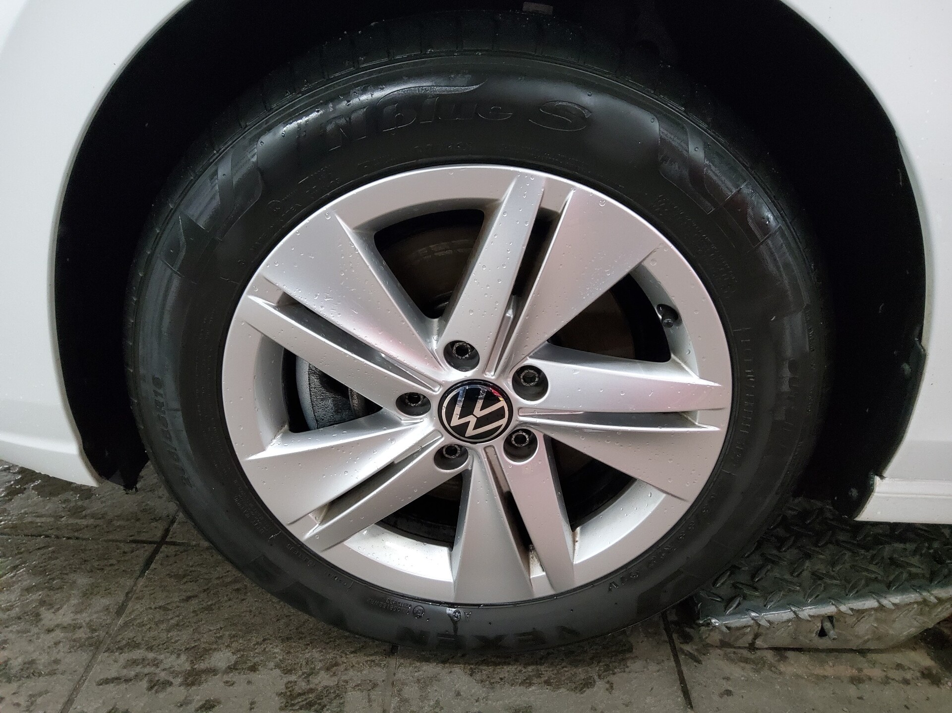 Volkswagen Golf-8 Var. 2.0 TDI Life Navi LED DC ACC PDC Shz 11