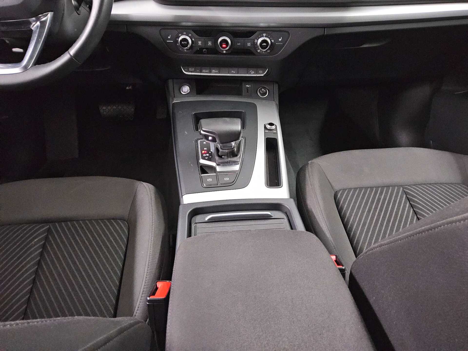 Audi Q5 35 TDI Navi LED virtual+ RfK PDC Shz 6