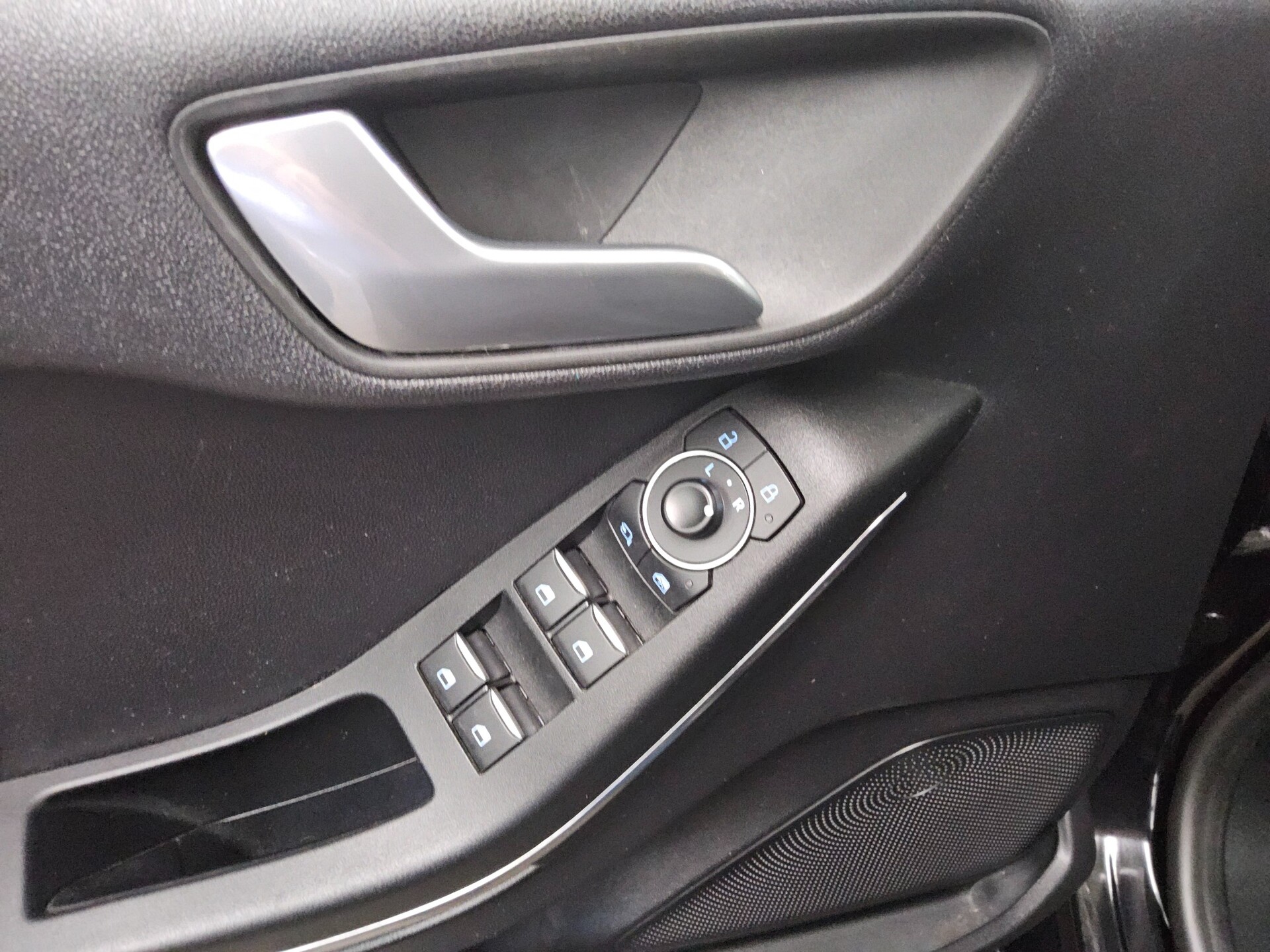 Ford Fiesta 1.0 EB Titanium X Navi LED RfK ACC Shz 9