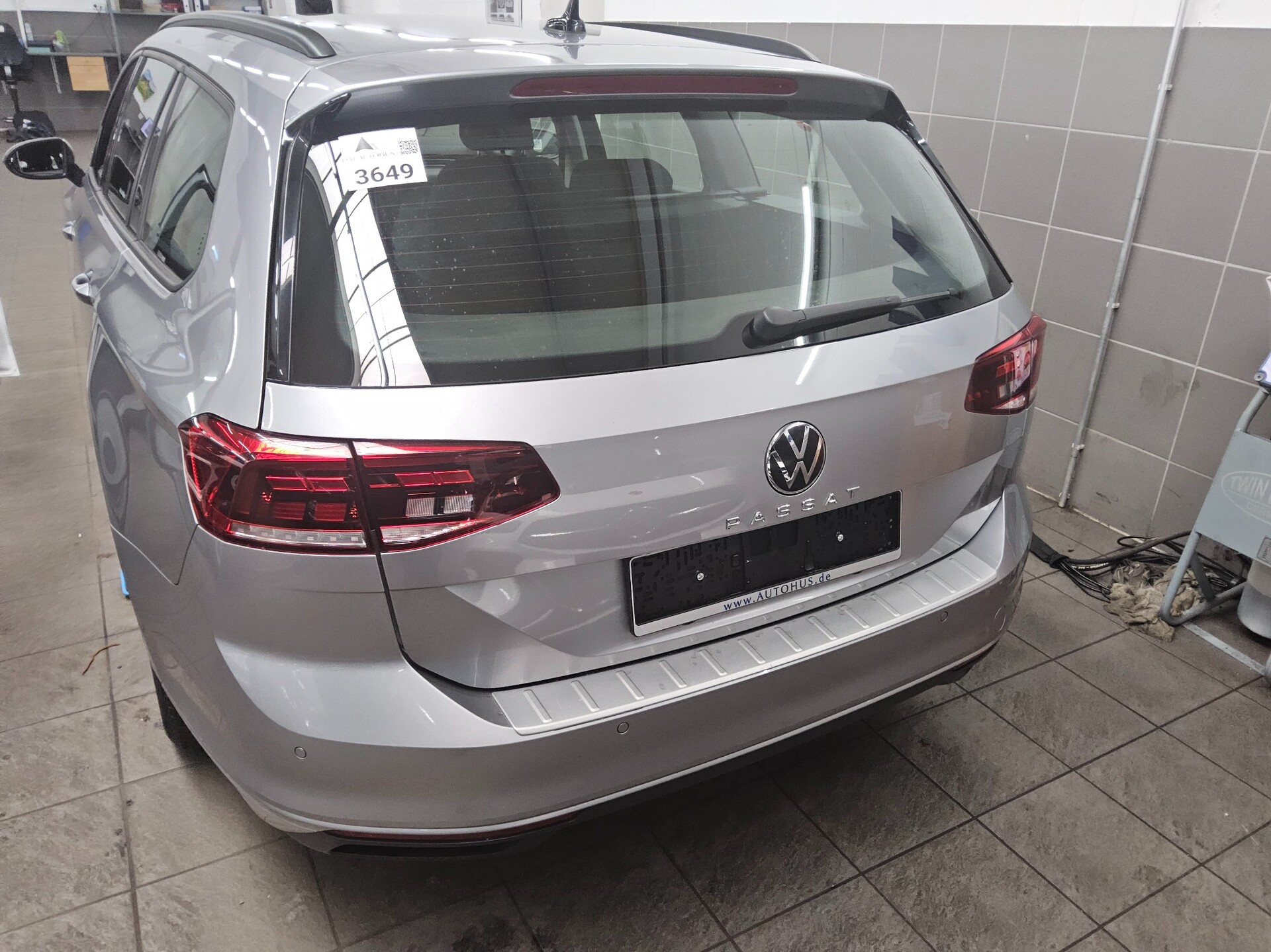 Volkswagen Passat Var. 2.0 TDI Navi LED RFK AHK Shz PDC 10