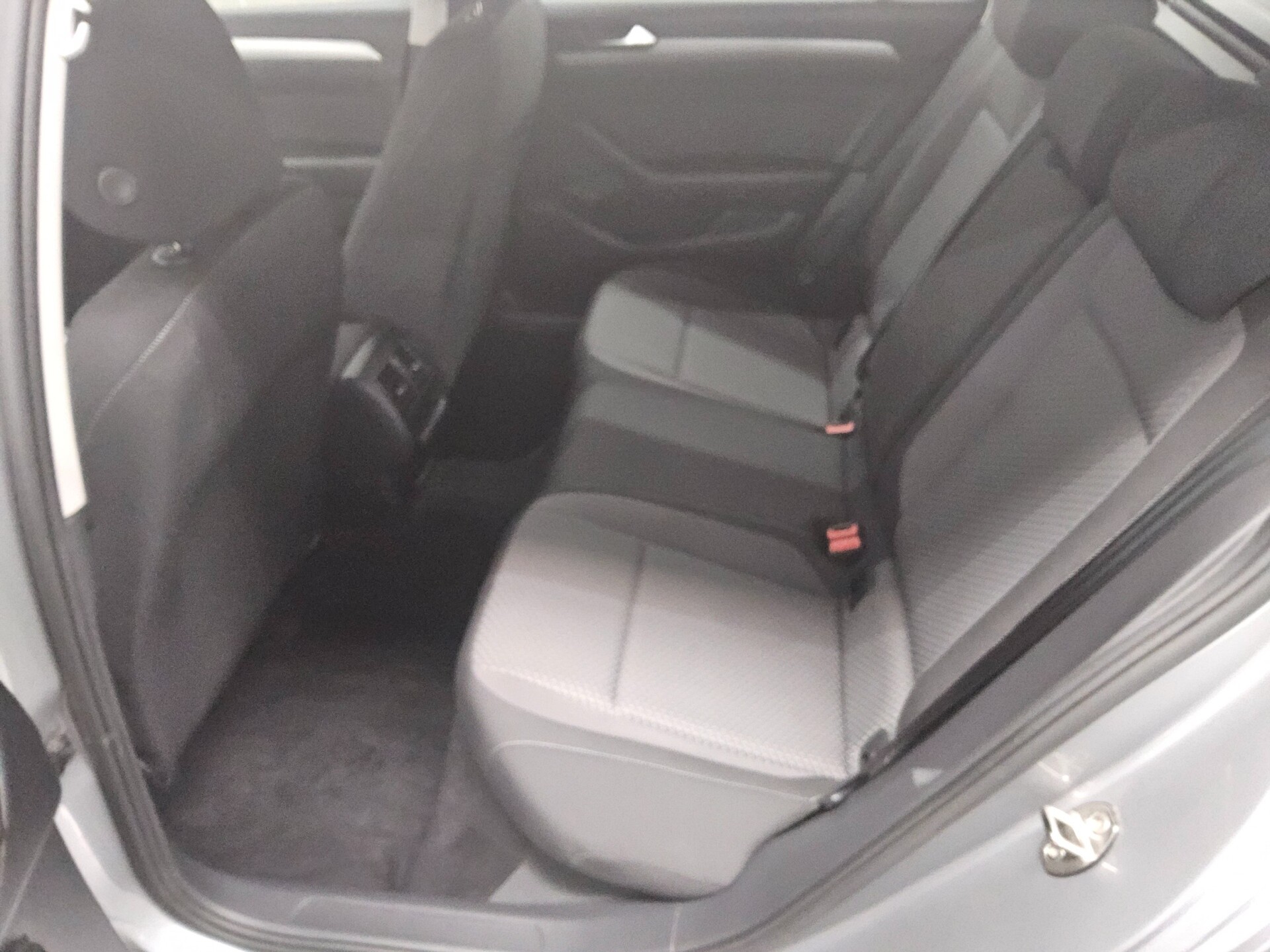 Volkswagen Passat Var. 2.0 TDI Navi LED RFK AHK Shz PDC 13