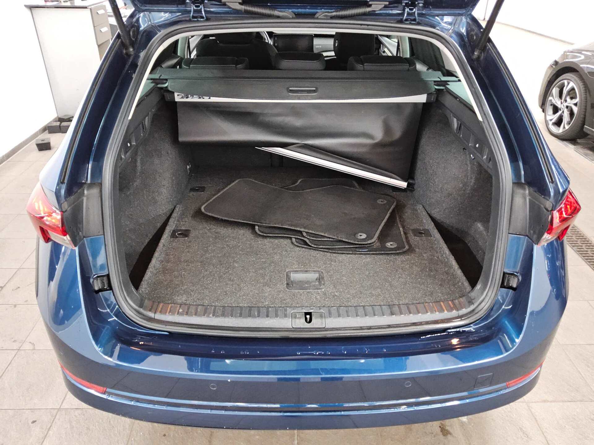 Skoda Octavia Kombi 2.0 TDI Ambition Navi LED vc 4xShz 12