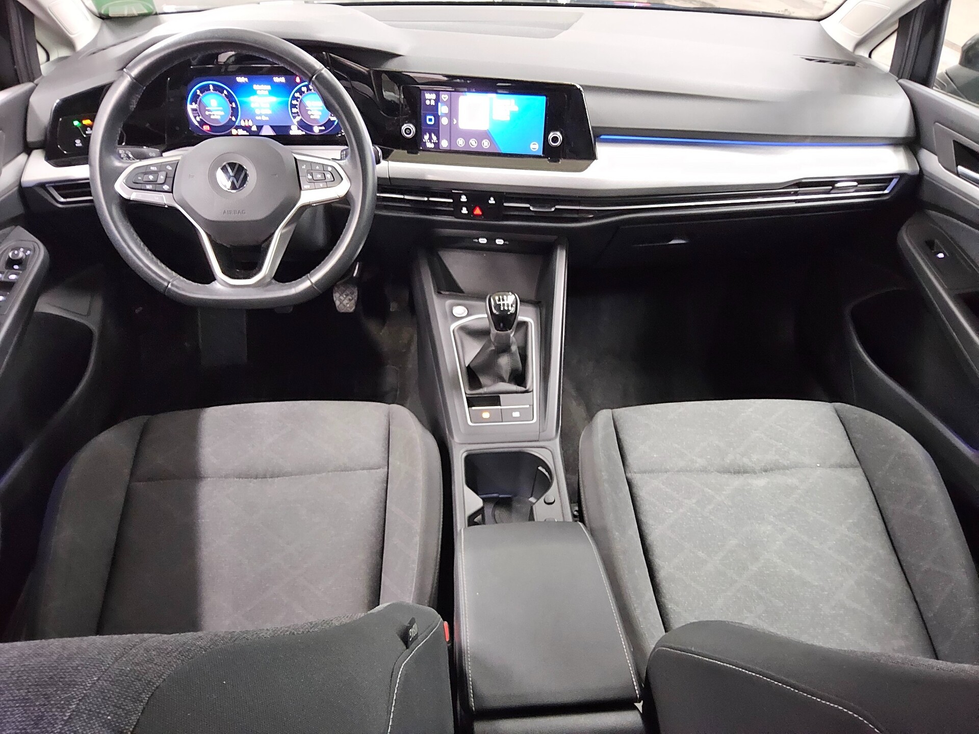 Volkswagen Golf-8 Var. 2.0 TDI Life LED DC PDC Shz BT 5