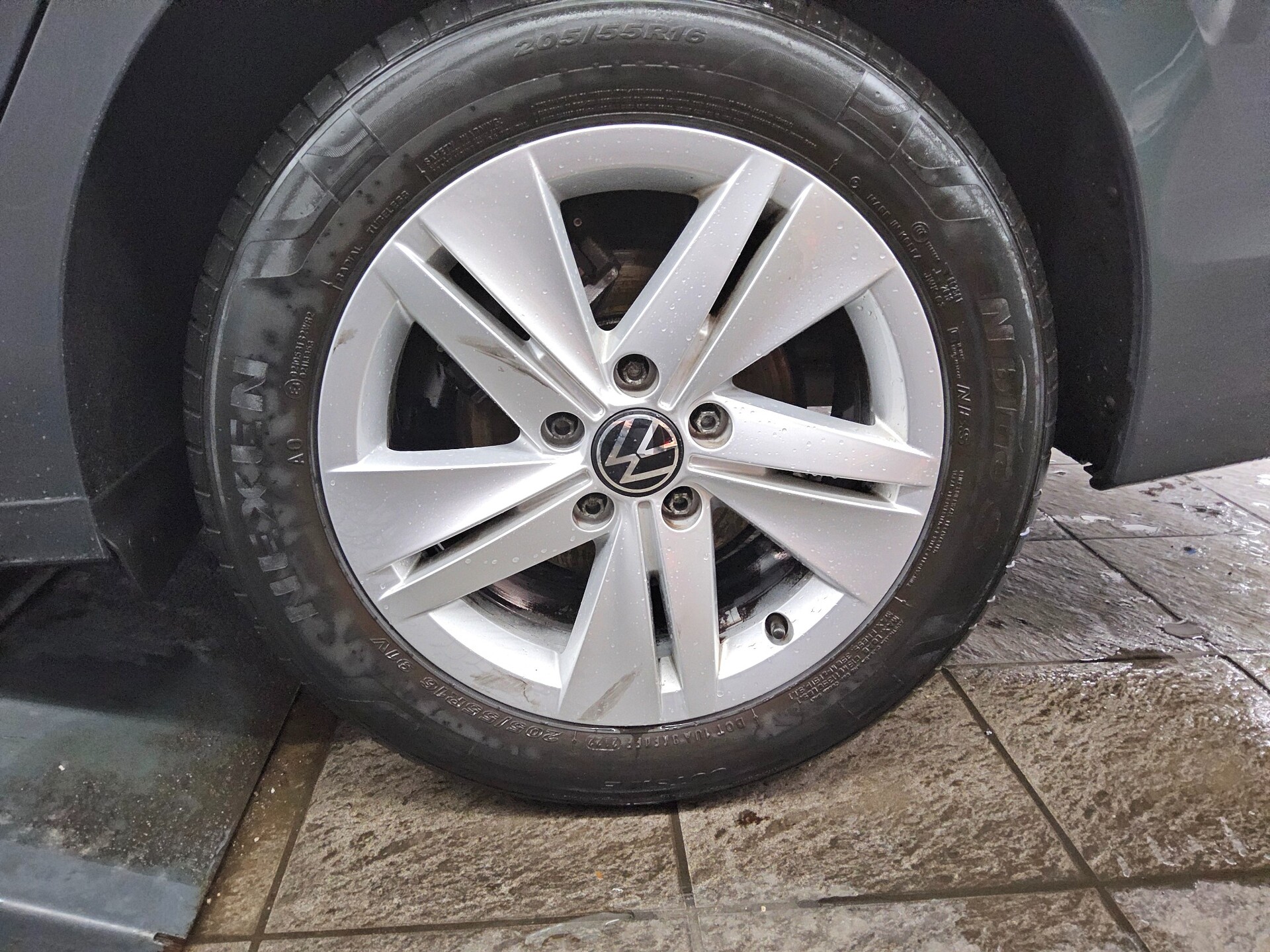 Volkswagen Golf-8 Var. 2.0 TDI Life LED DC PDC Shz BT 11