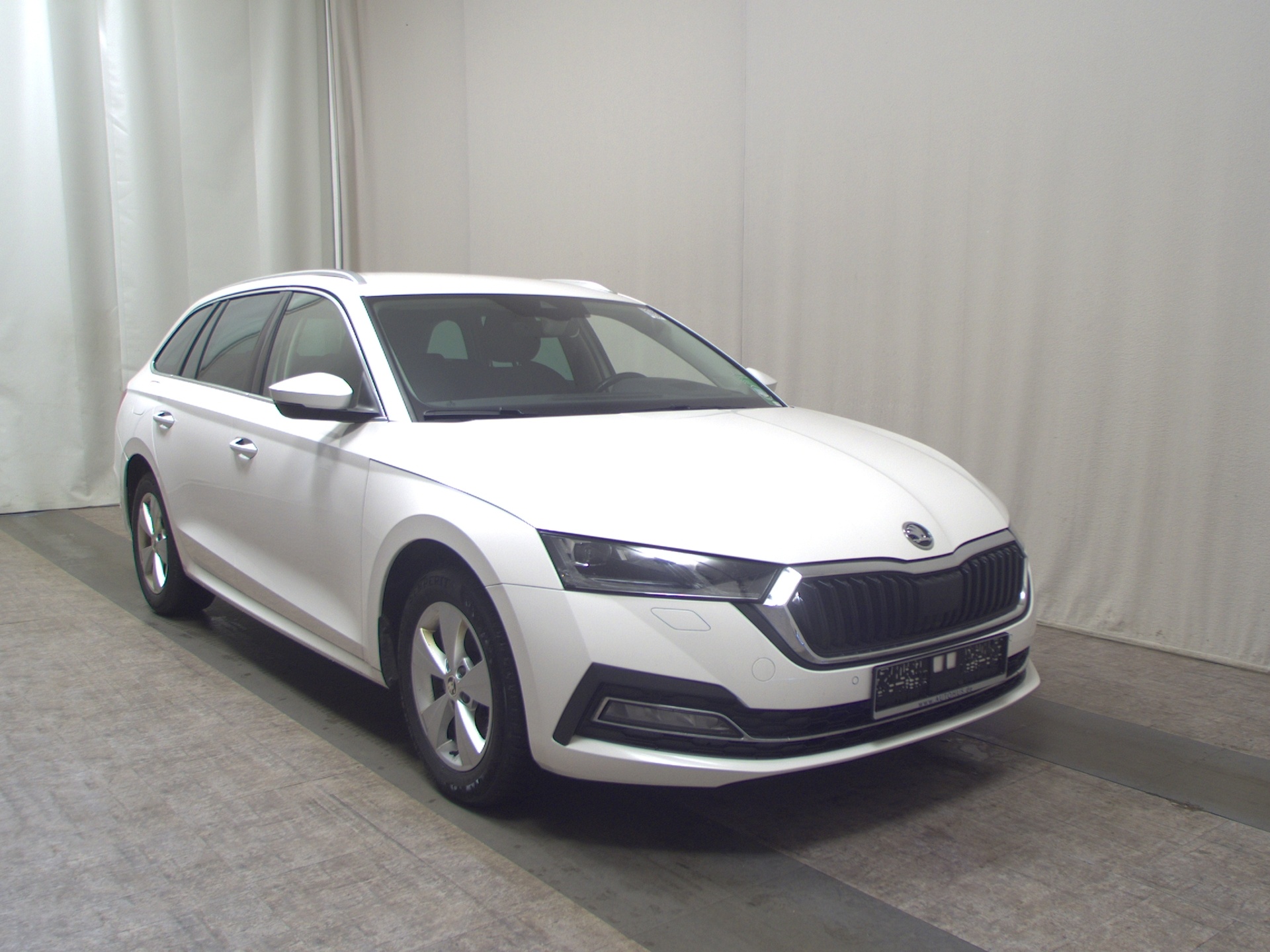 Skoda Octavia Kombi 2.0 TDI Style Navi LED Virtual HuD 3