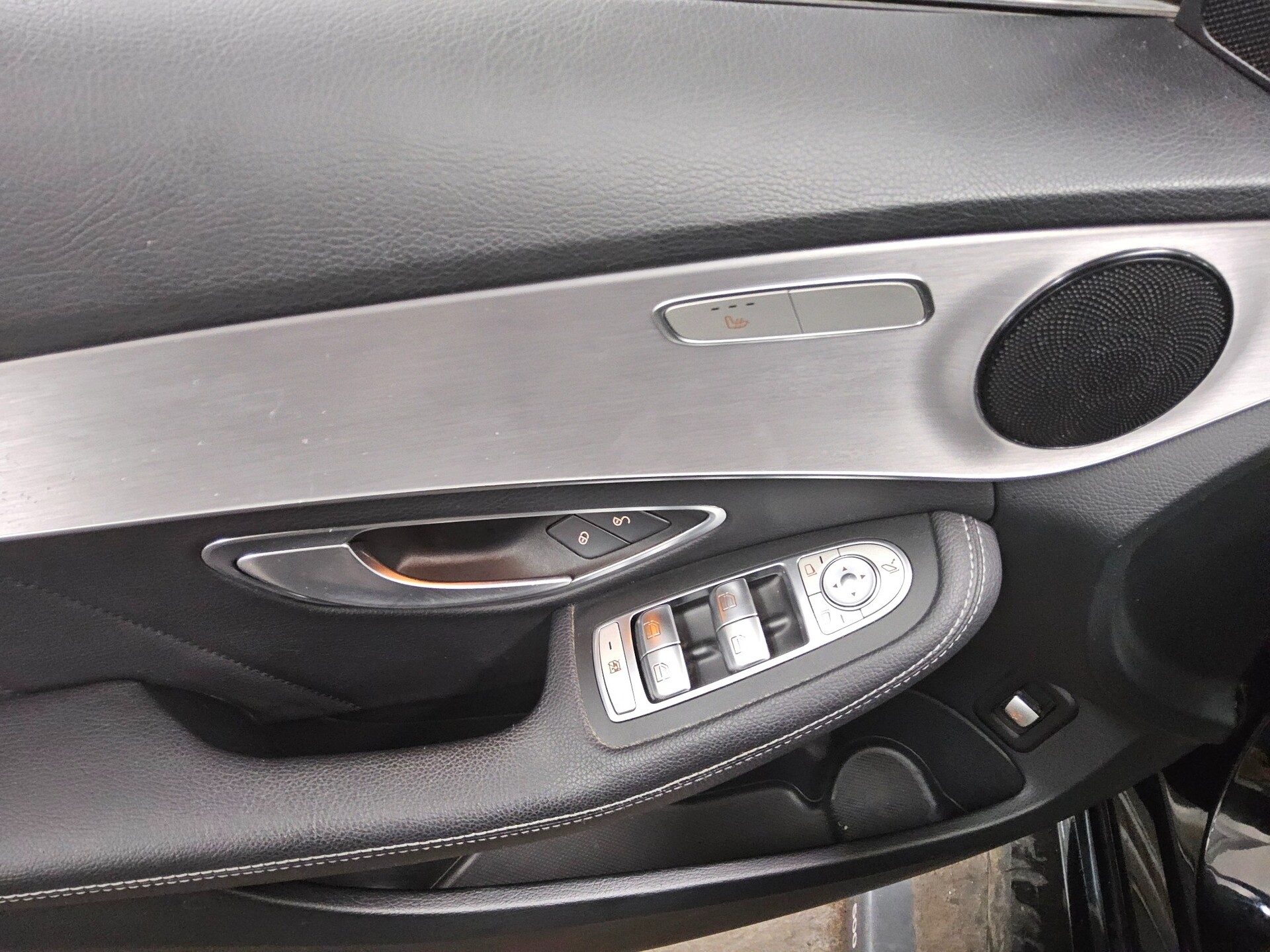 Mercedes-Benz C 200 AMG-Line Navi LED Distronic+ 9