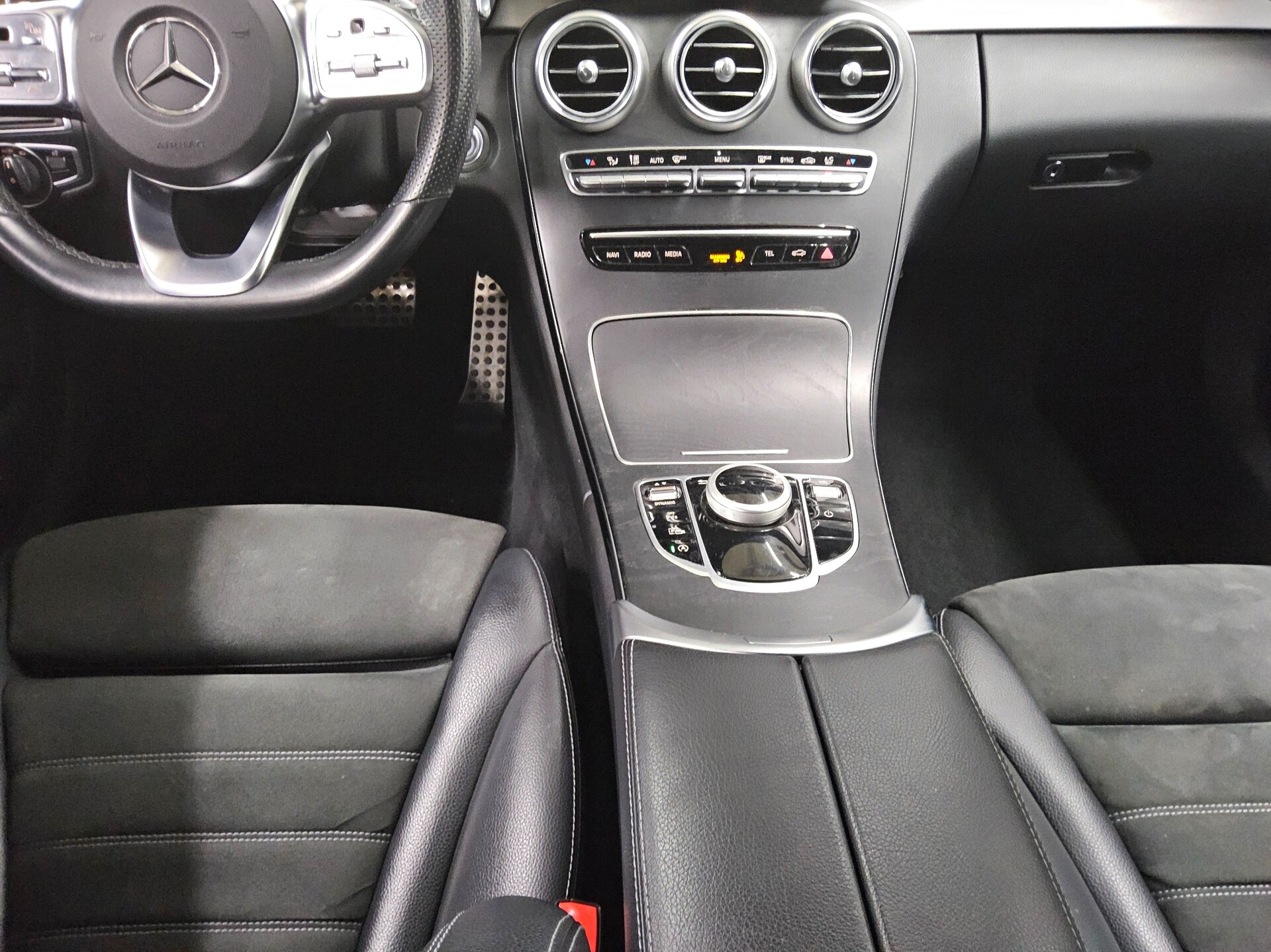 Mercedes-Benz C 200 AMG-Line Navi LED Distronic+ 6