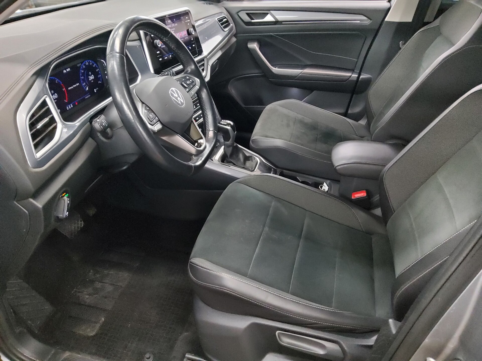 Volkswagen T-Roc 2.0 TDI Style 2-Sitzer Navi LED AID RfK 9