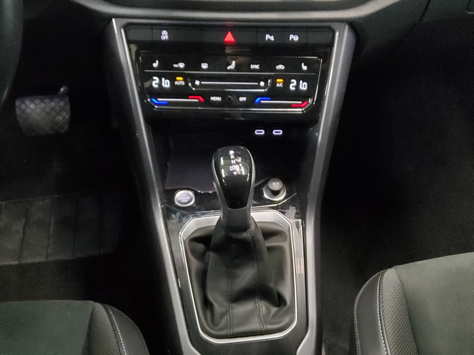 Volkswagen T-Roc 2.0 TDI Style 2-Sitzer Navi LED AID RfK 6