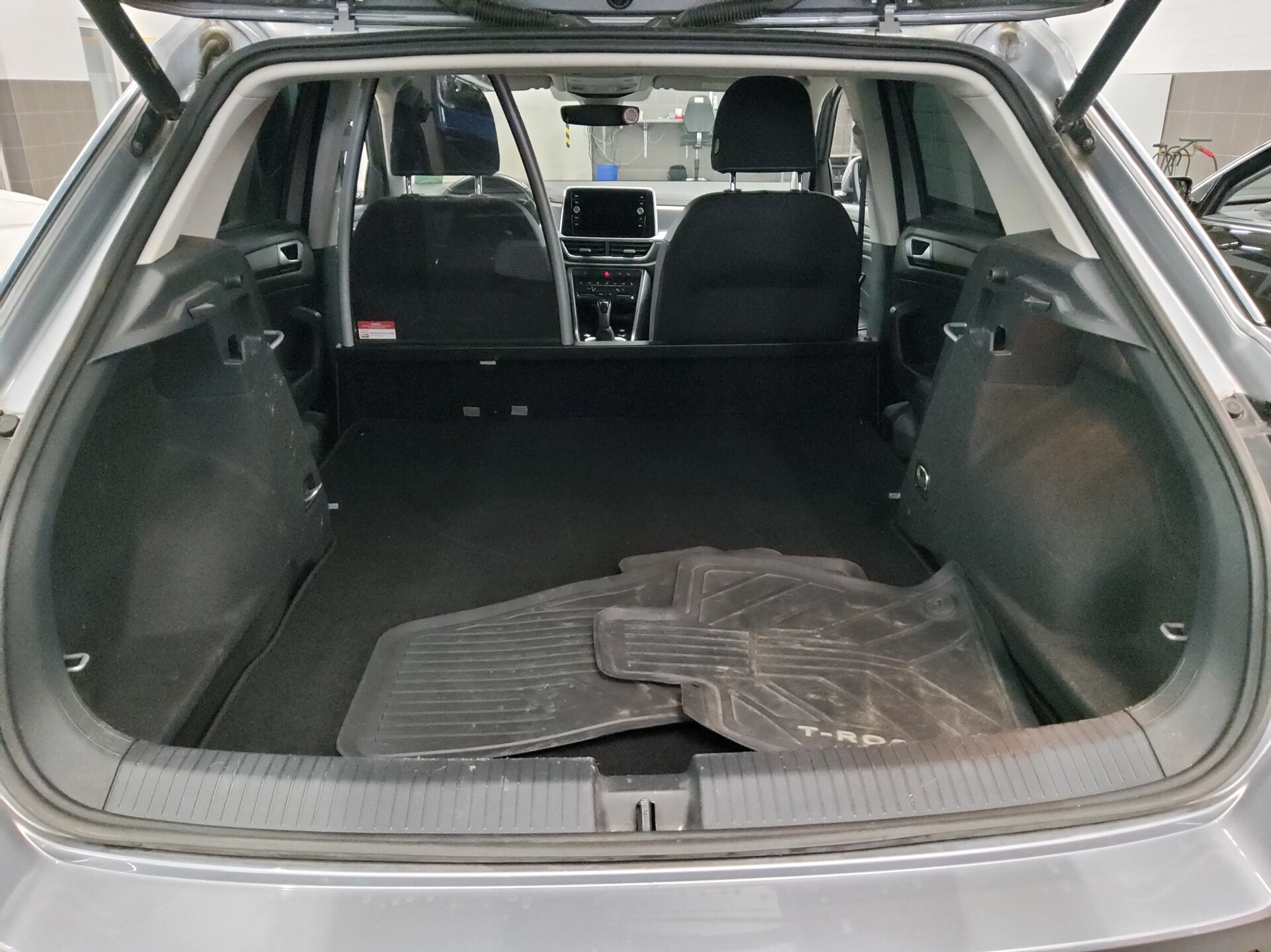 Volkswagen T-Roc 2.0 TDI Style 2-Sitzer Navi LED AID RfK 12