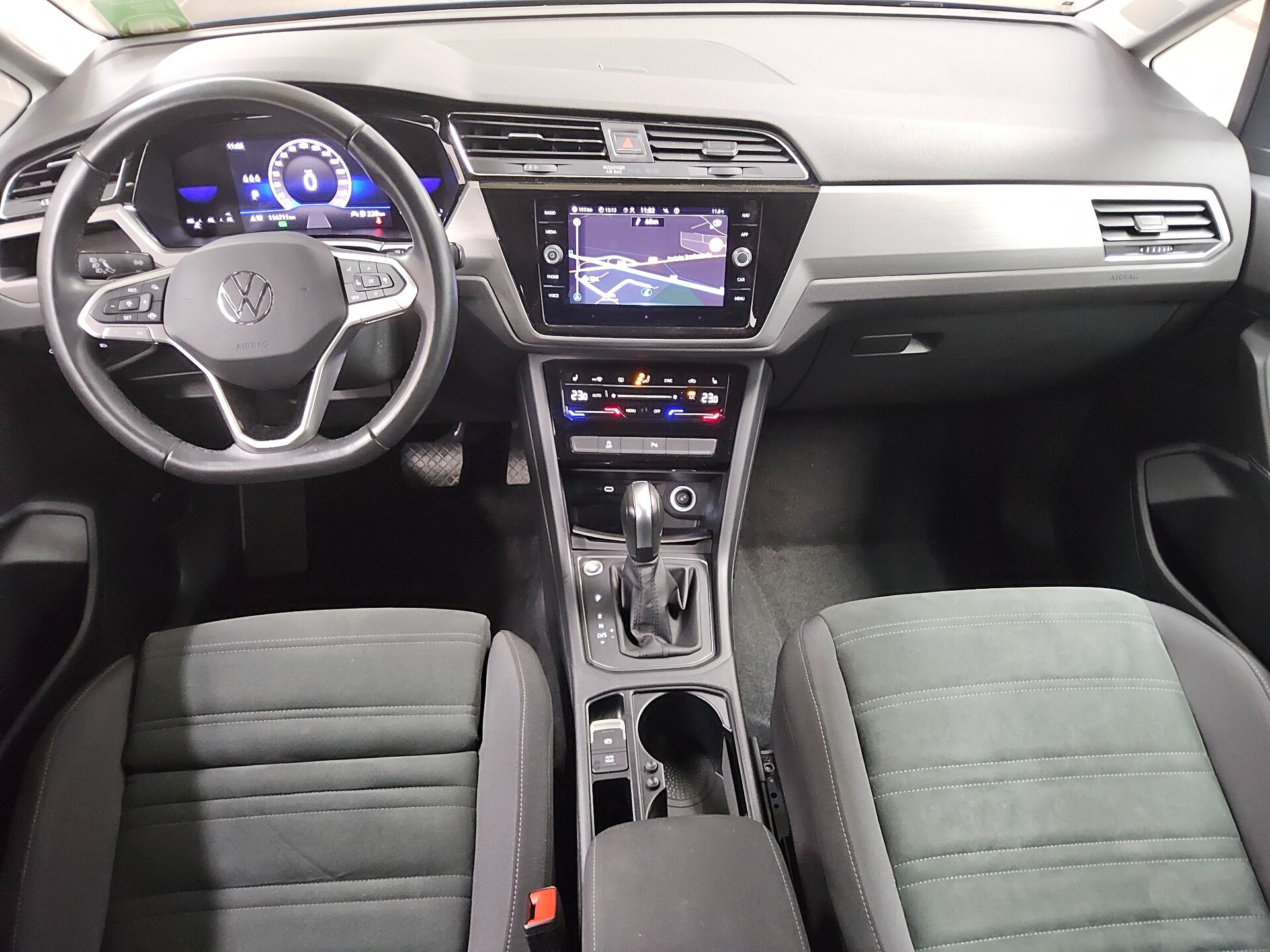 Volkswagen Touran 2.0 TDI Comf. Navi AID ACC Shz PDC BT 5