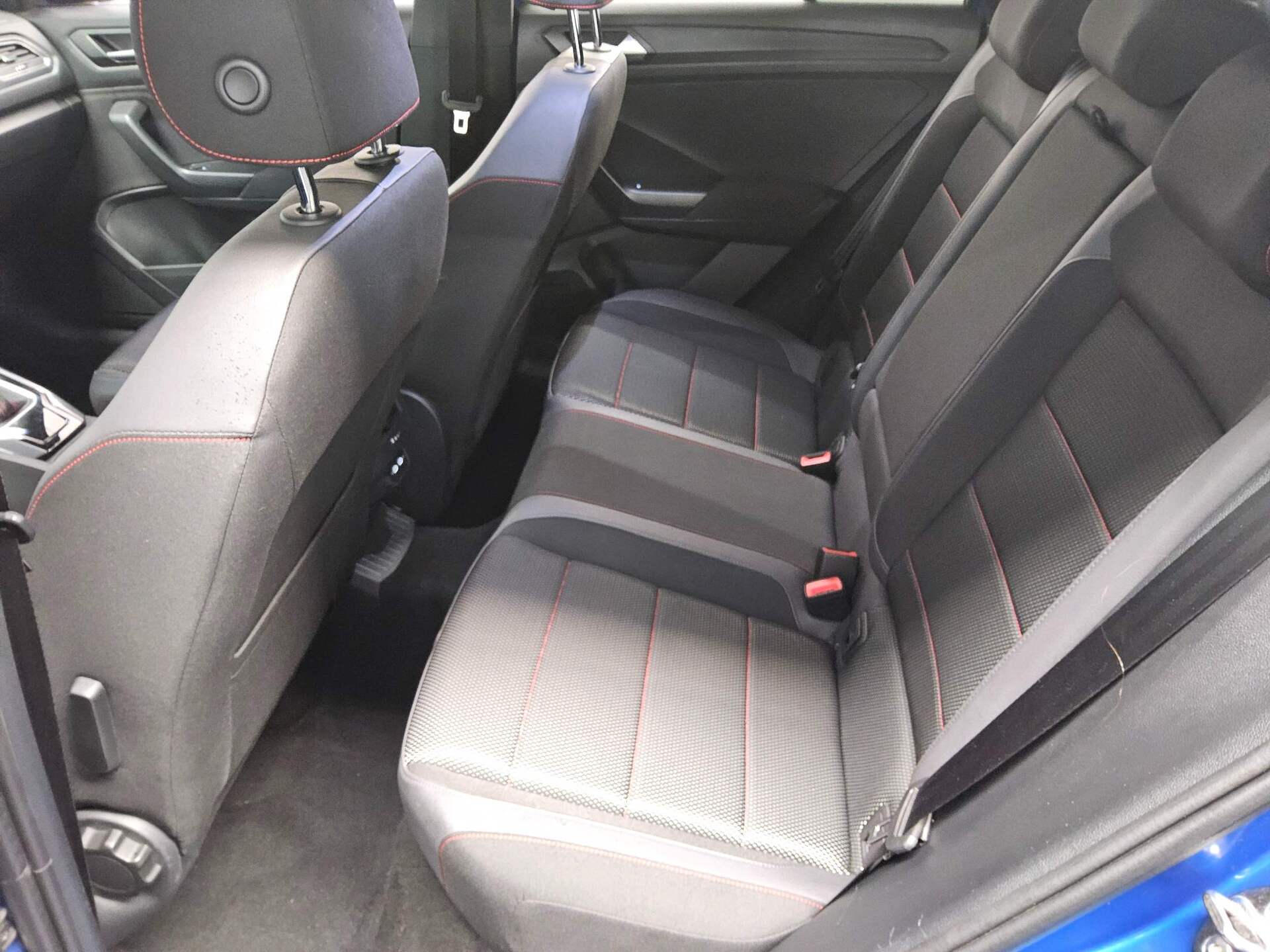 Volkswagen T-Roc 2.0 TDI Sport Navi LED AID RfK ACC StHzg 13