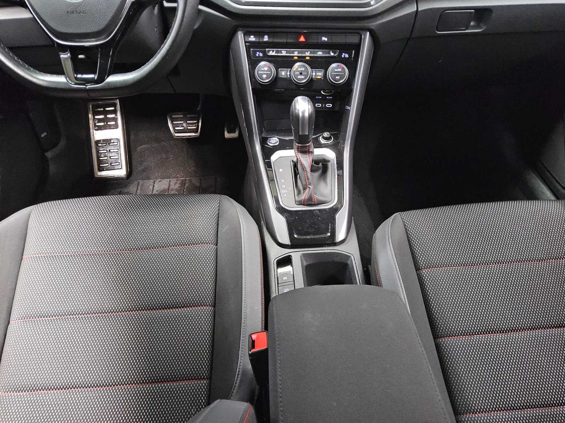 Volkswagen T-Roc 2.0 TDI Sport Navi LED AID RfK ACC StHzg 6