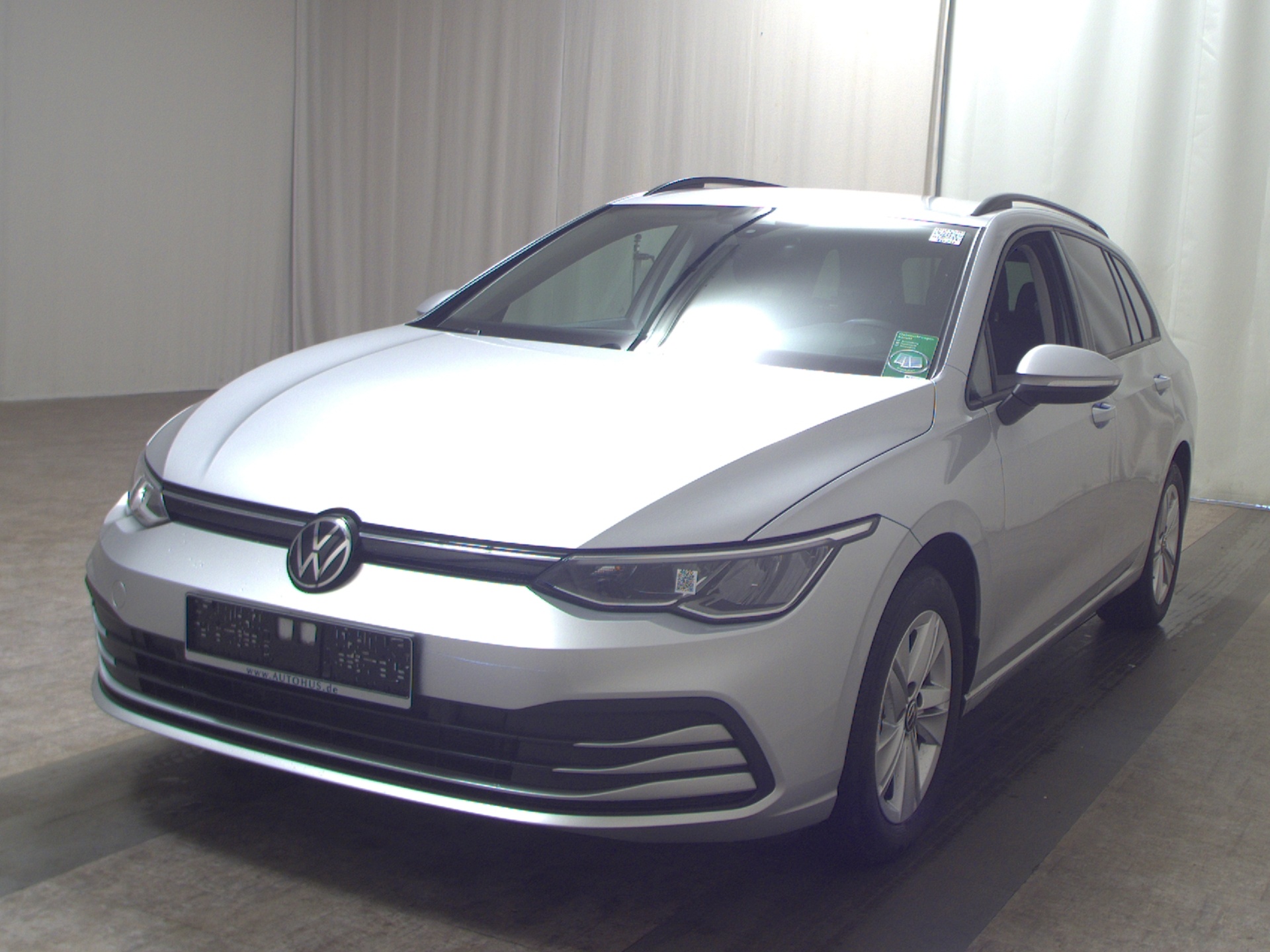 Volkswagen Golf-8 Var. 2.0 TDI Life Navi LED AID ACC Shz 2