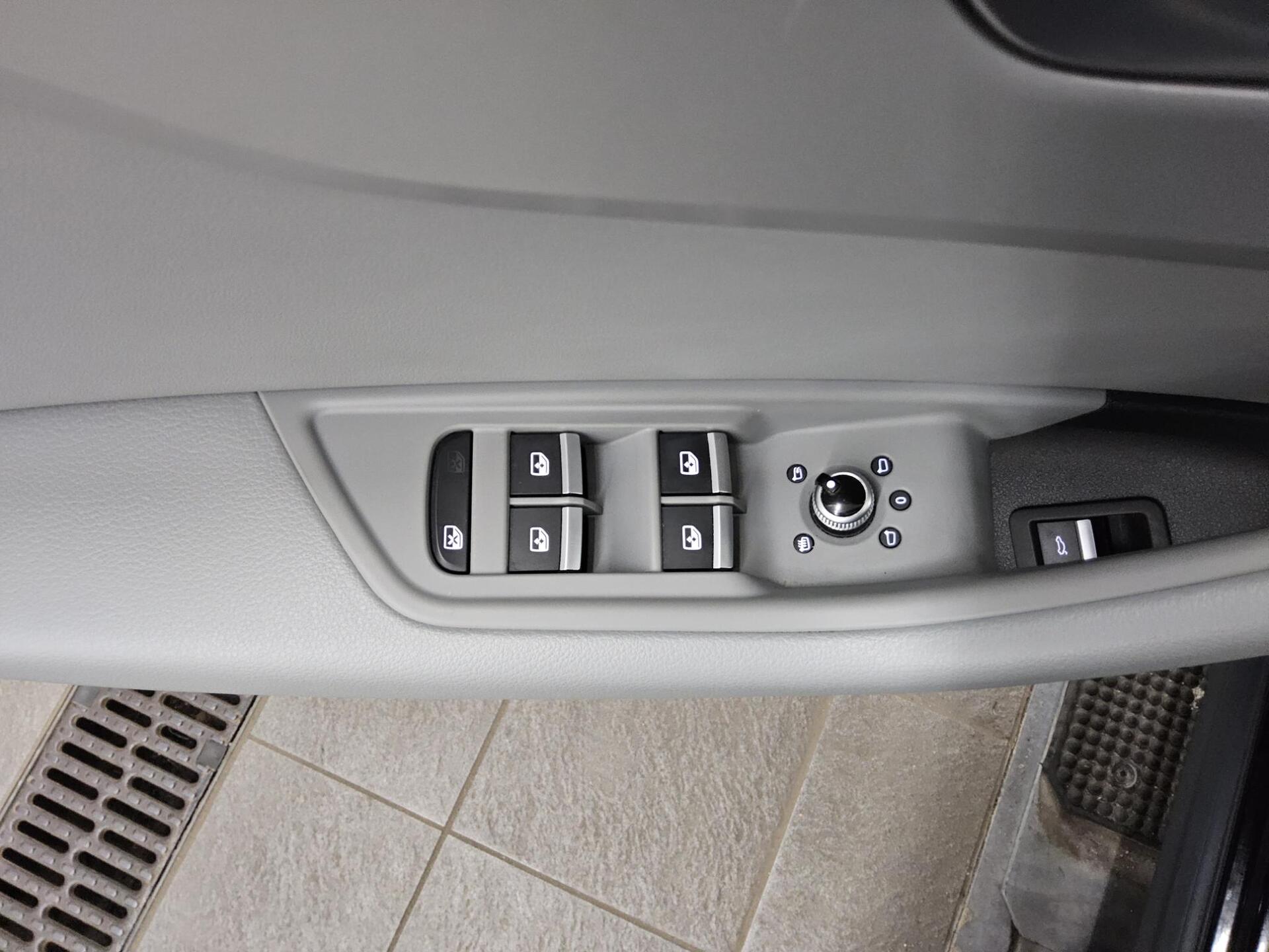 Audi A4 Allroad 40 TDI Qu. T-Leder Navi+ LED Pano RFK 9