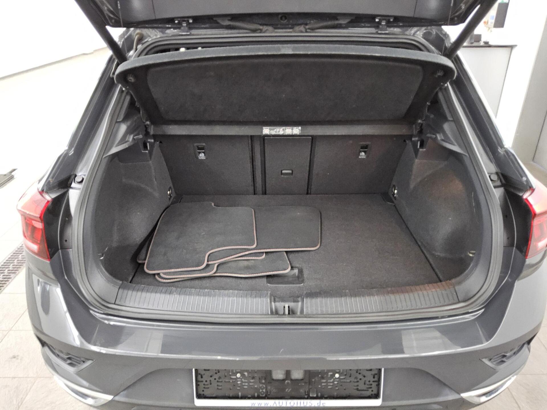 Volkswagen T-Roc 2.0 TDI Sport Navi StandHzg PDC Shz 11