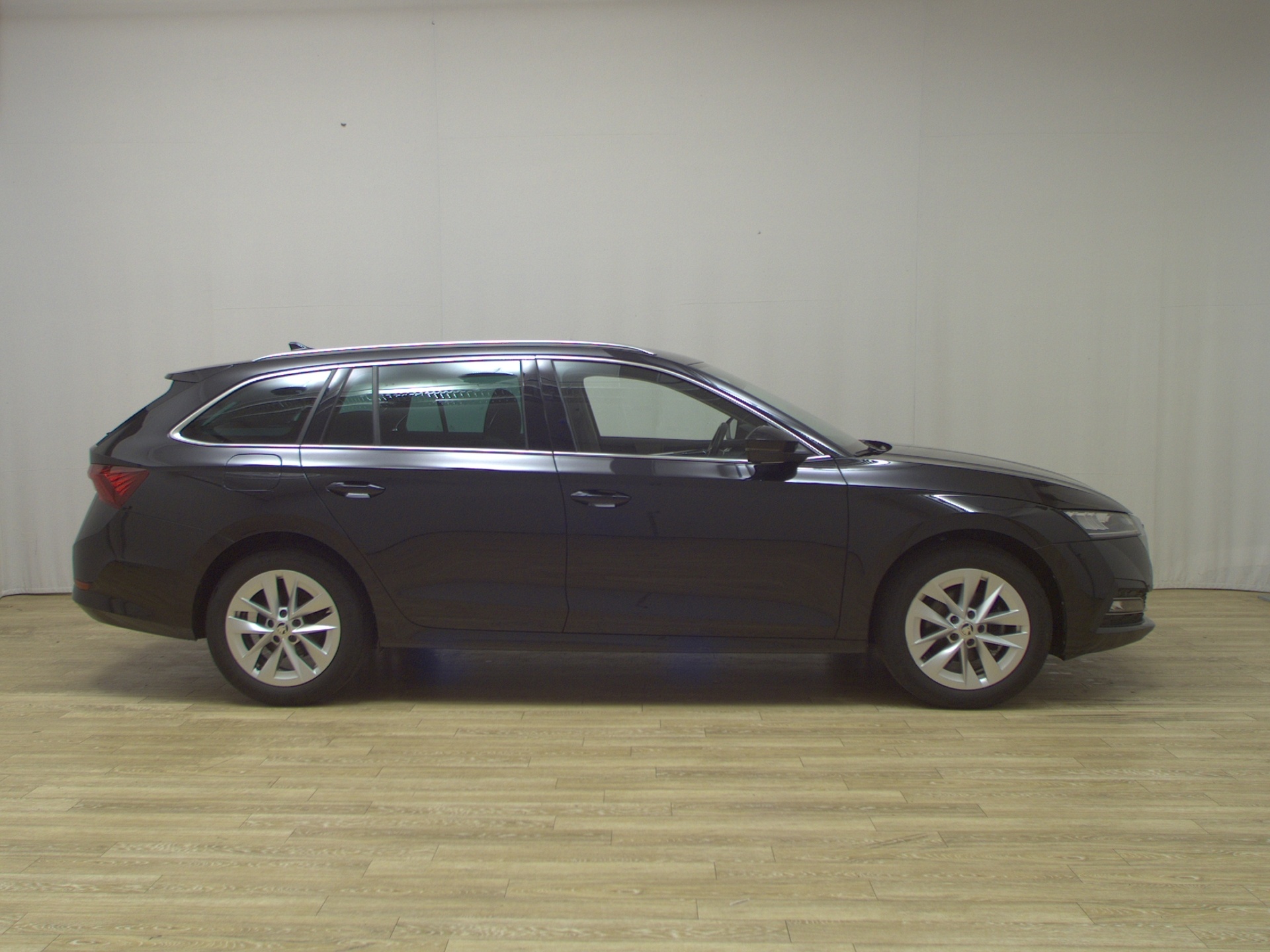 Skoda Octavia Kombi 2.0 TDI Style LED virtual AHK