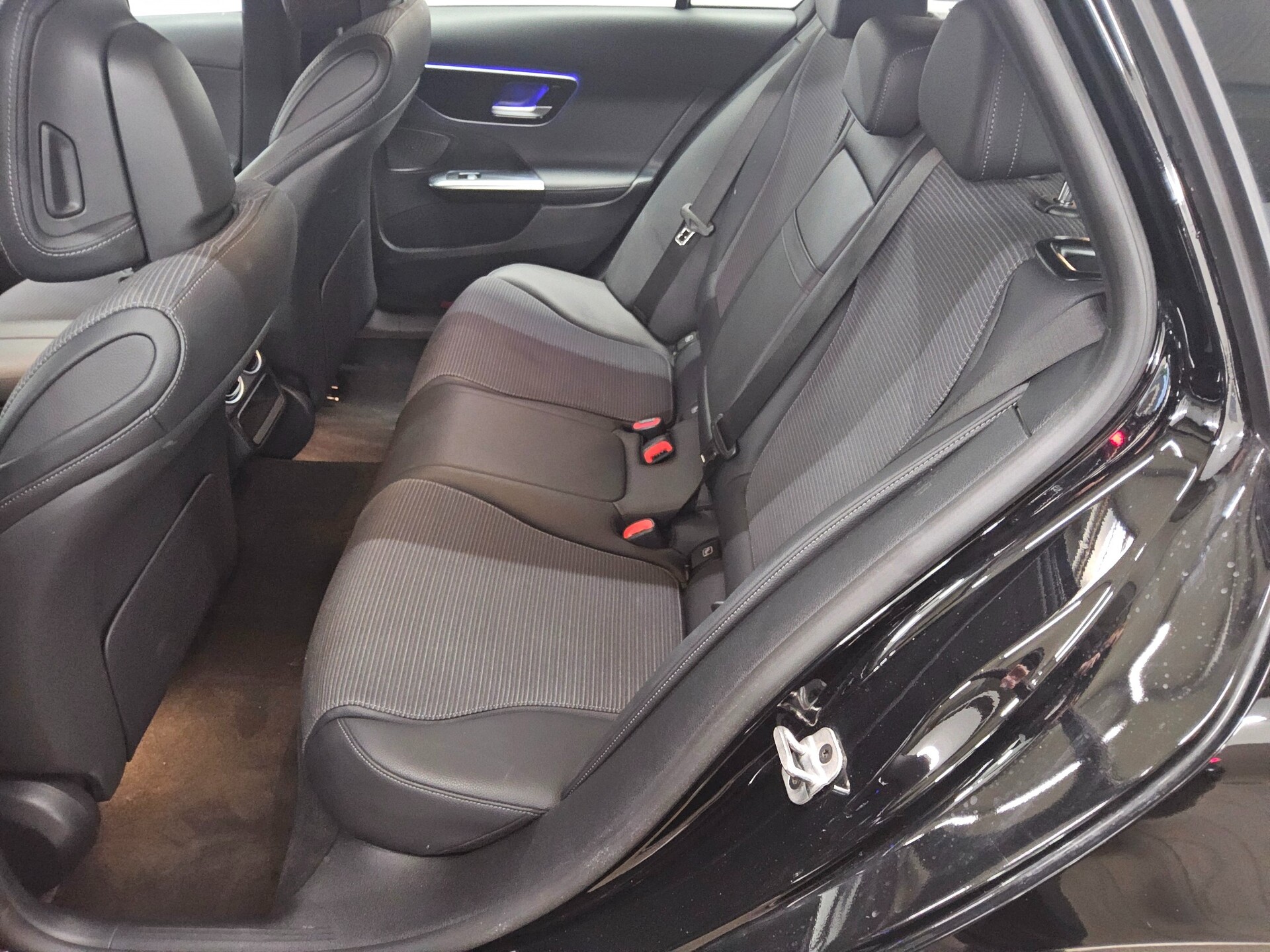 Mercedes-Benz C 200 T d Avantgarde T-Leder Navi LED MBUX+ RfK 13