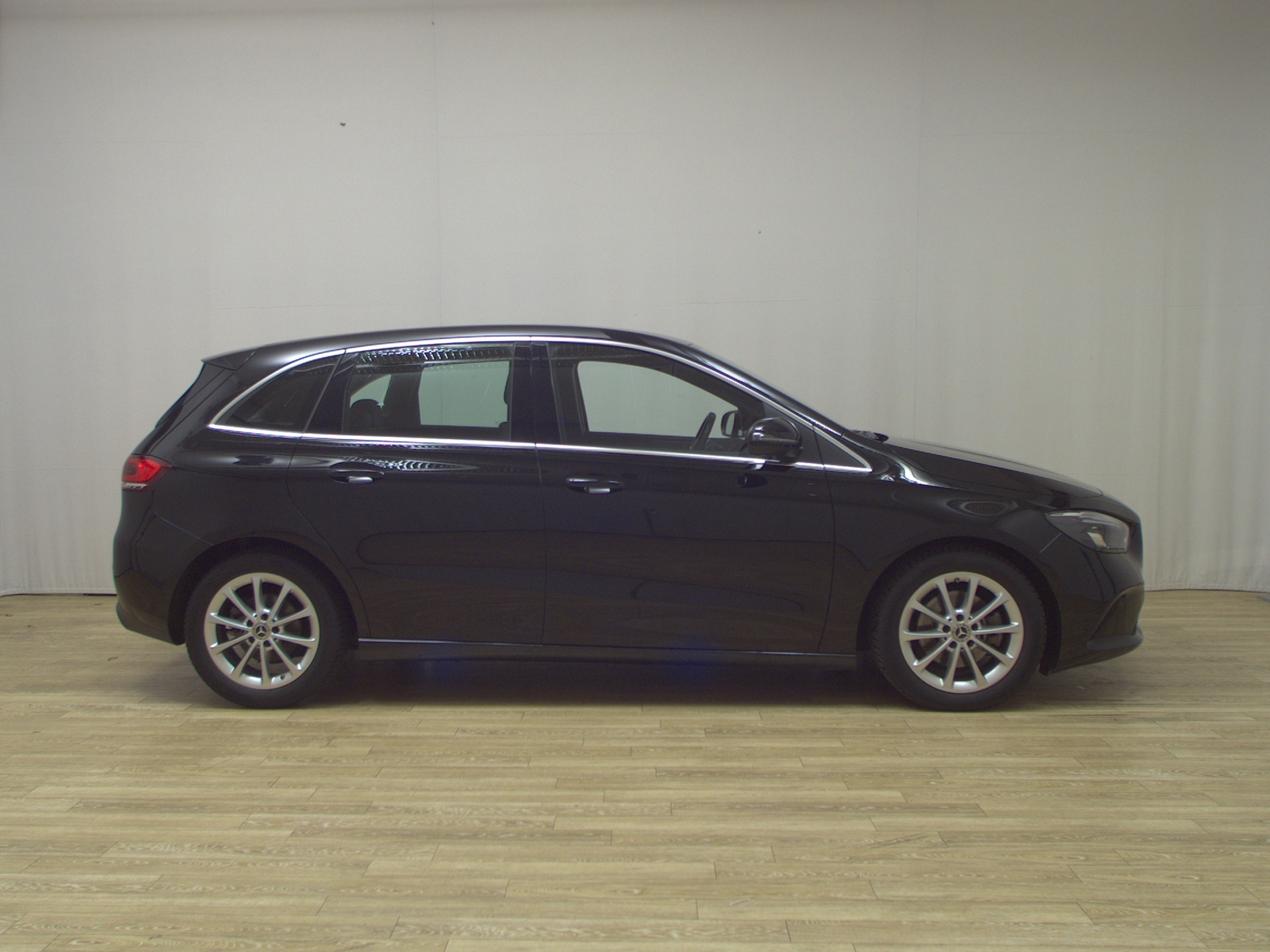 Mercedes-Benz B 200 d Progressive Navi LED MBUX+ RfK Sound Shz