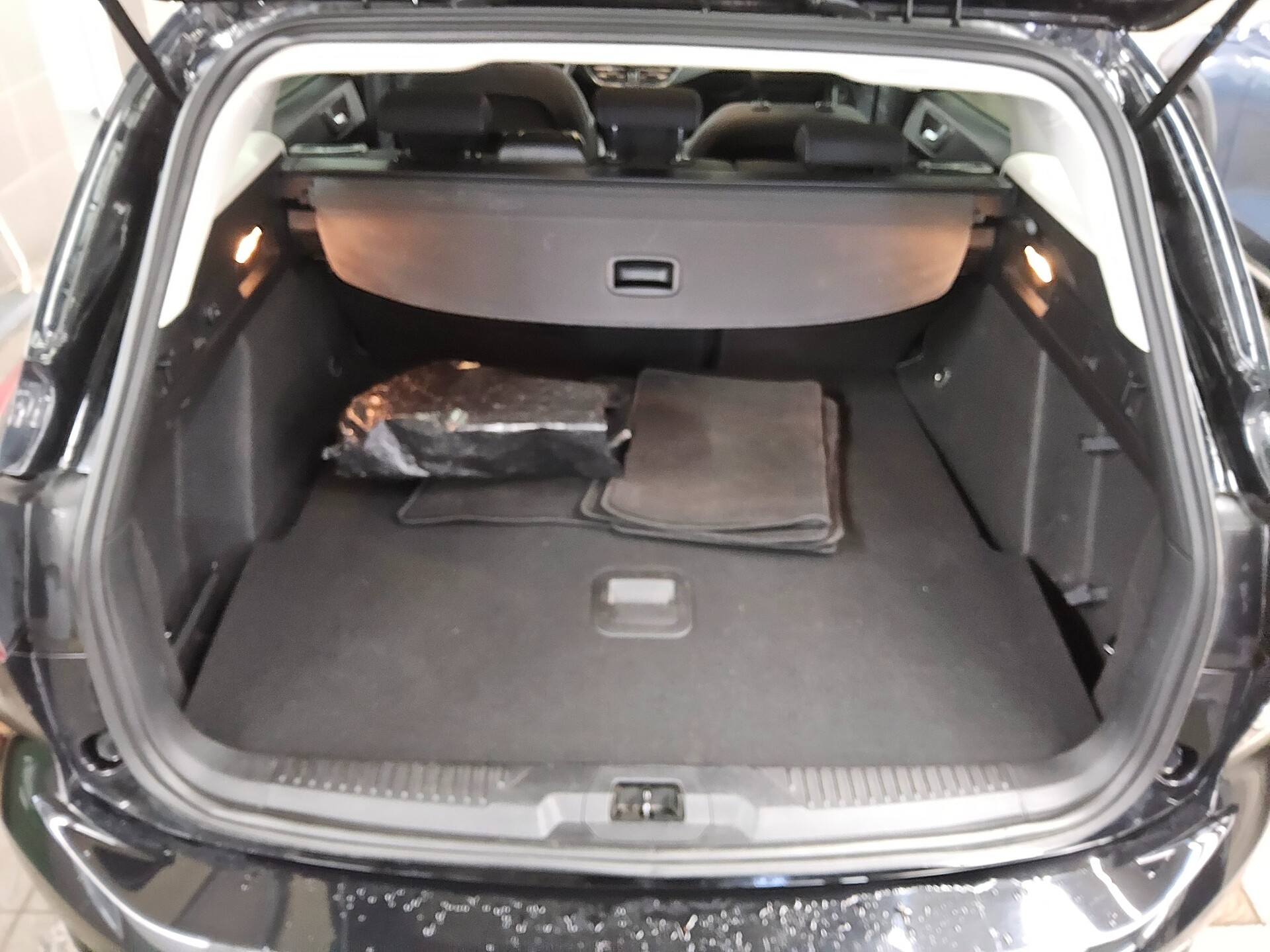 Ford Focus Turnier 2.0 EB Titanium Navi LED RFK SHZ 11