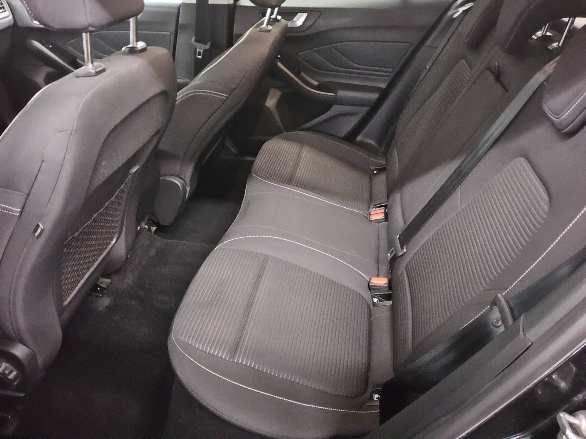 Ford Focus Turnier 2.0 EB Titanium Navi LED RFK SHZ 13