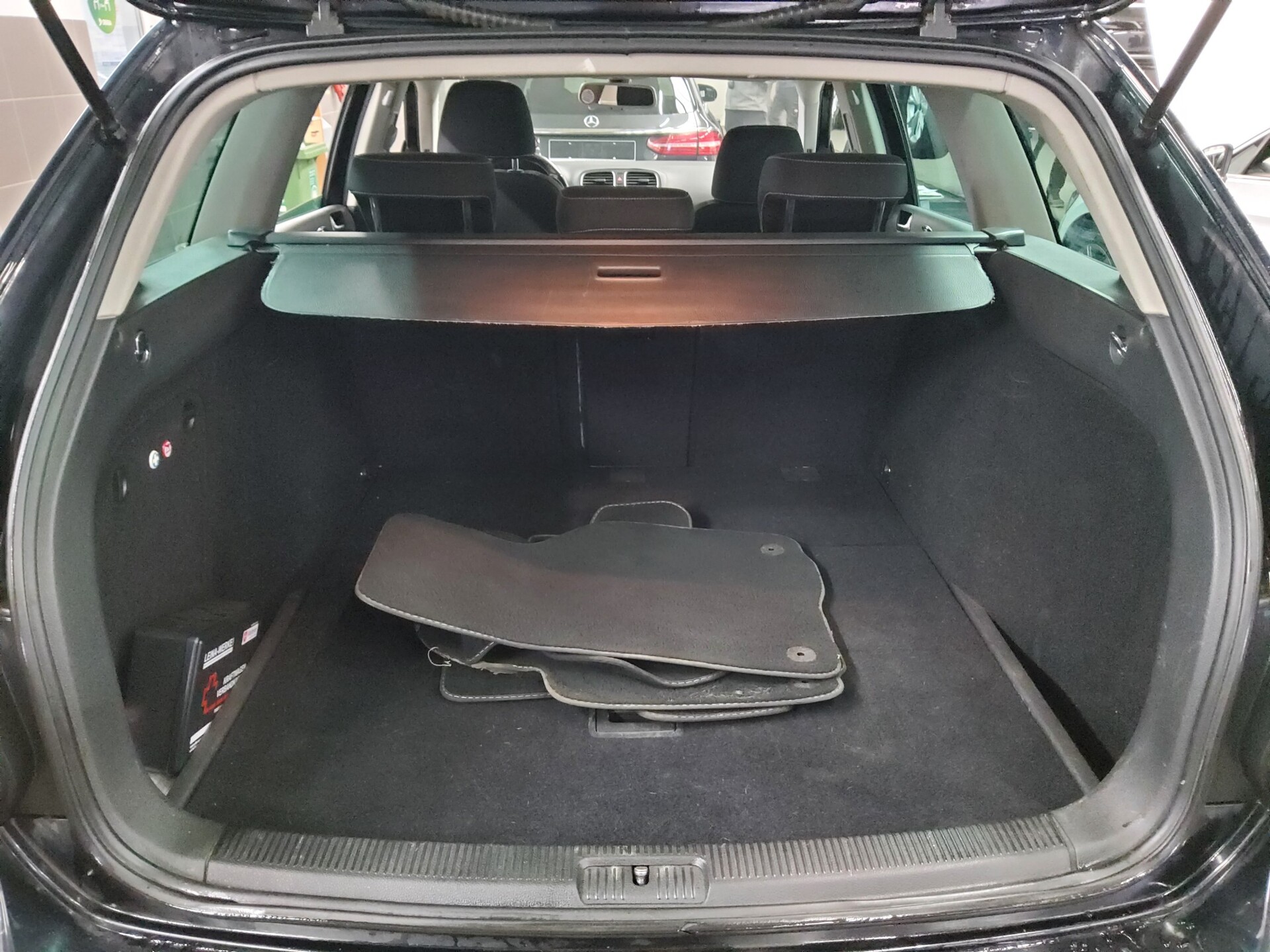 Volkswagen Golf-6 Var. 1.6 TDI Match T-Leder PDC Tempomat 12