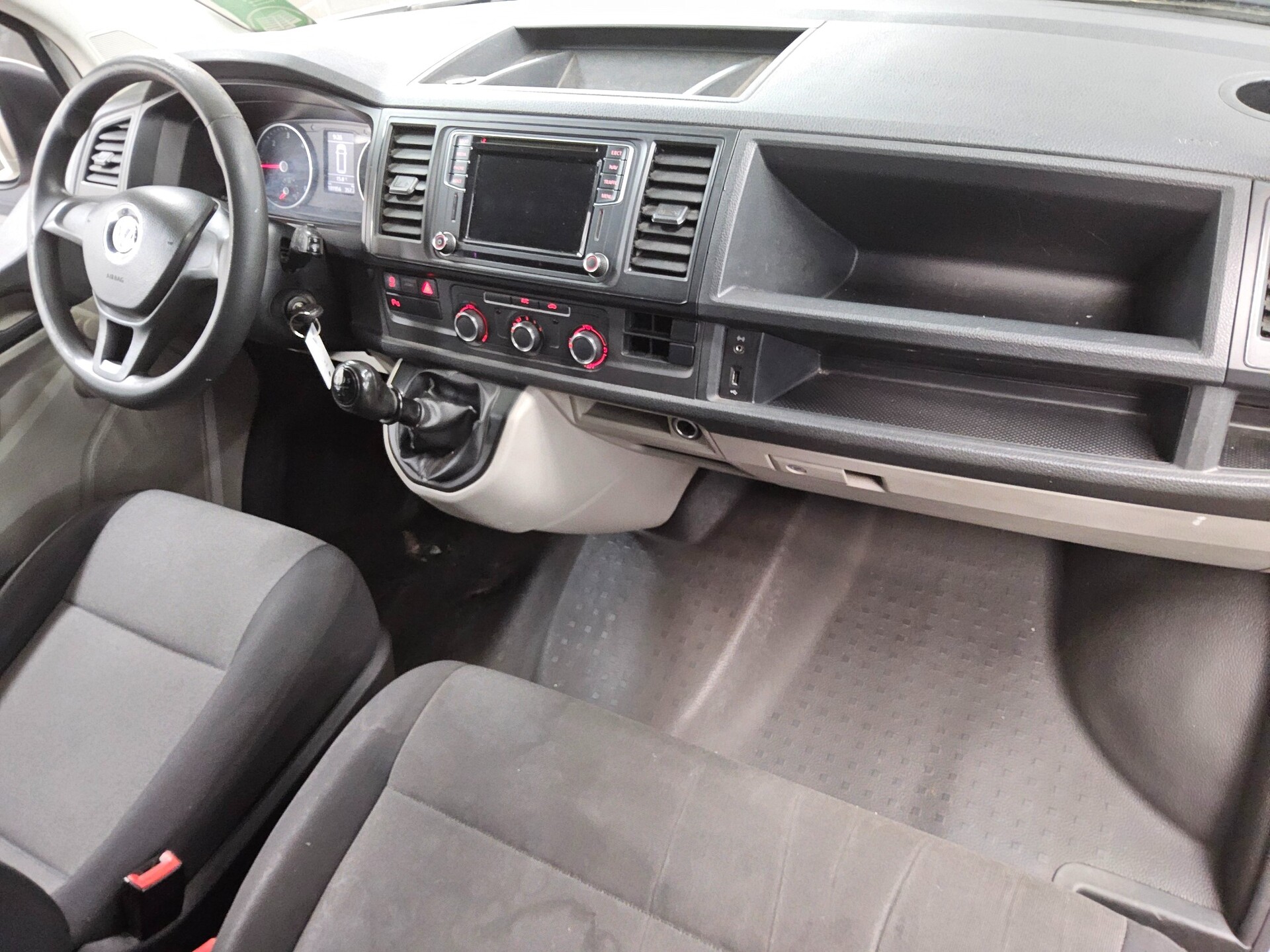 Volkswagen T6 Transporter 2.0 TDI 3-Sitzer Navi AHK PDC 5