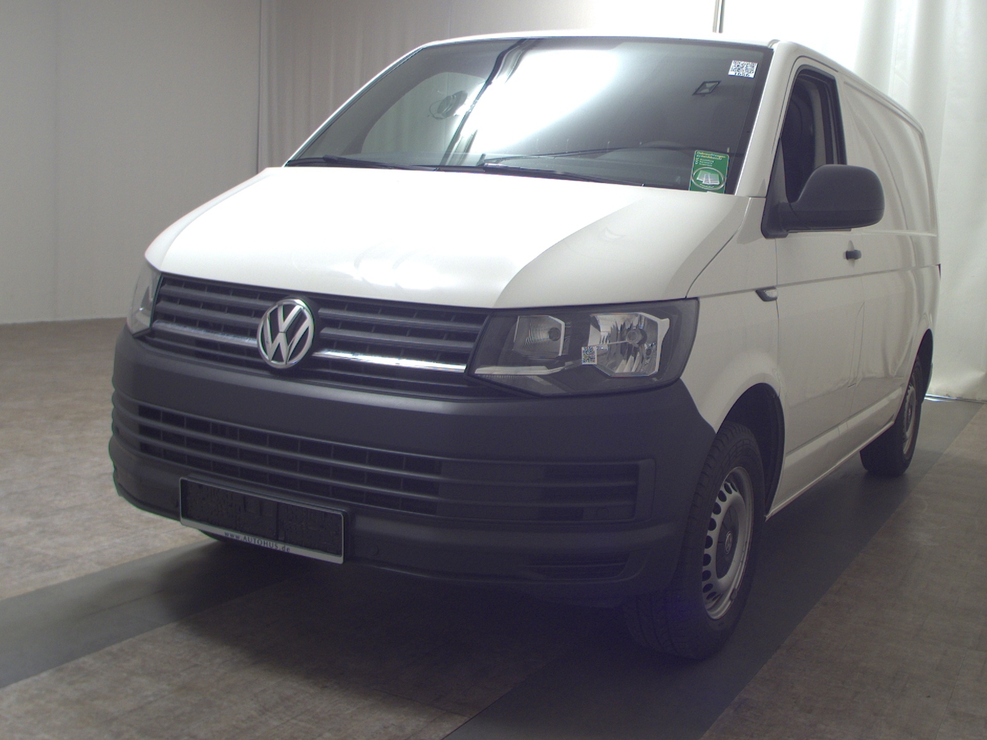 Volkswagen T6 Transporter 2.0 TDI 3-Sitzer Navi AHK PDC 2