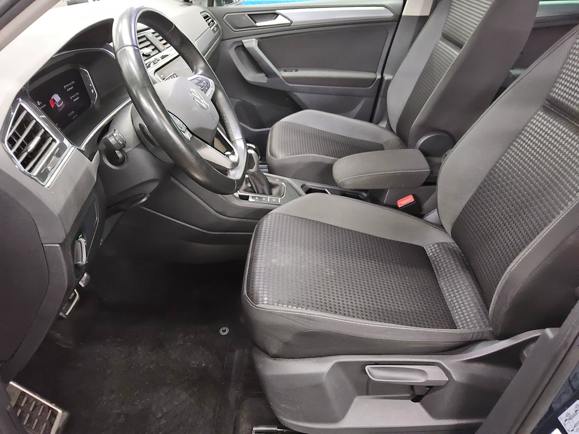 Volkswagen Tiguan 1.4 TSI eHybrid Active Navi AHK DC LED 9