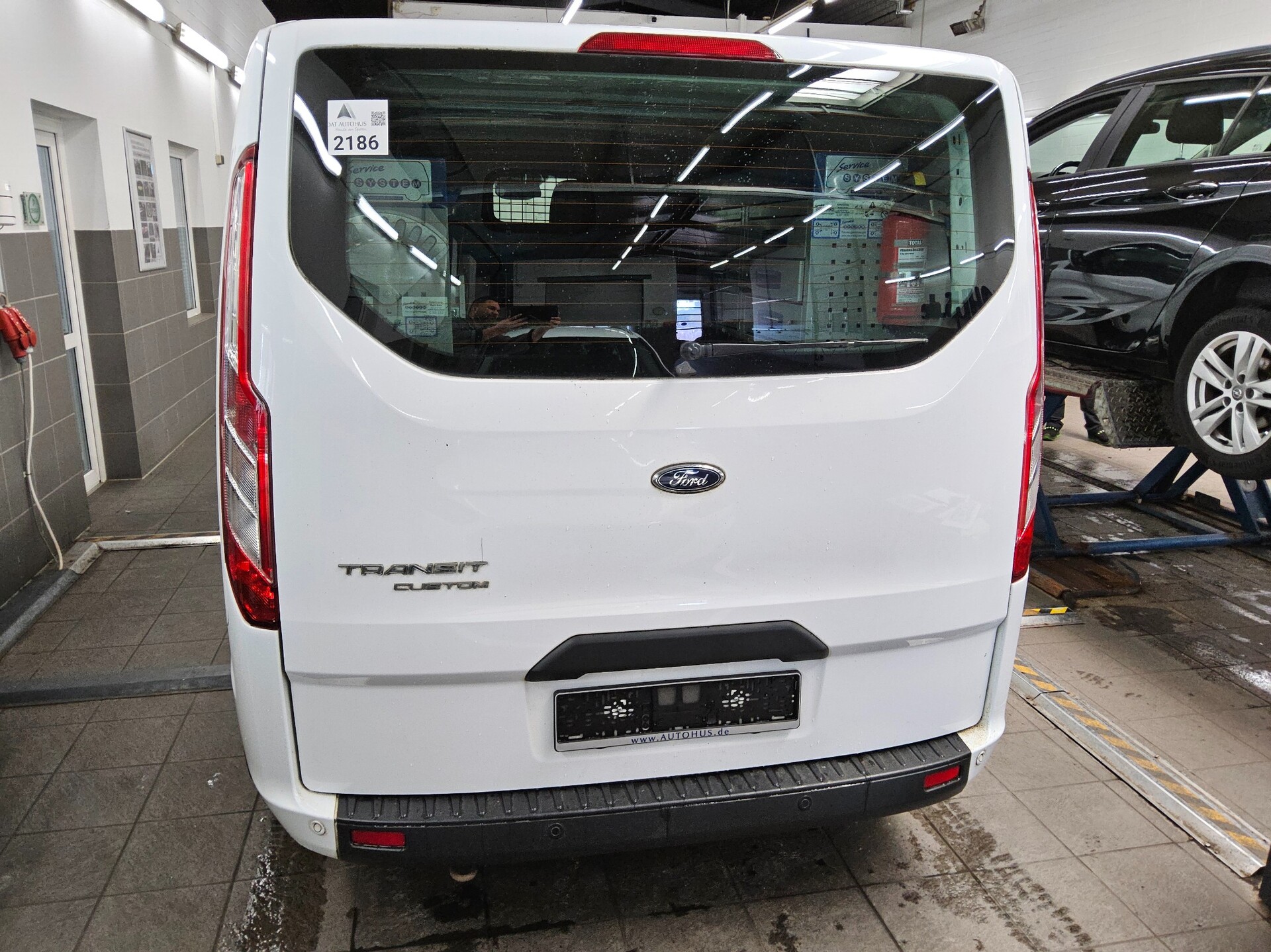 Ford Transit Custom 2.0 TDCi Trend 3-Sitze Regale Nav 10