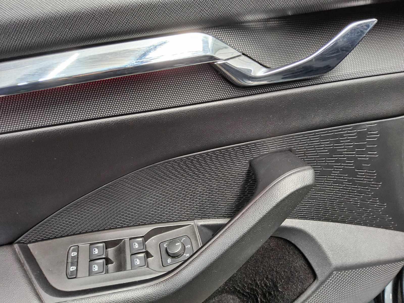 Skoda Octavia Kombi 2.0 TDI Style Navi LED Virtual RFK 10