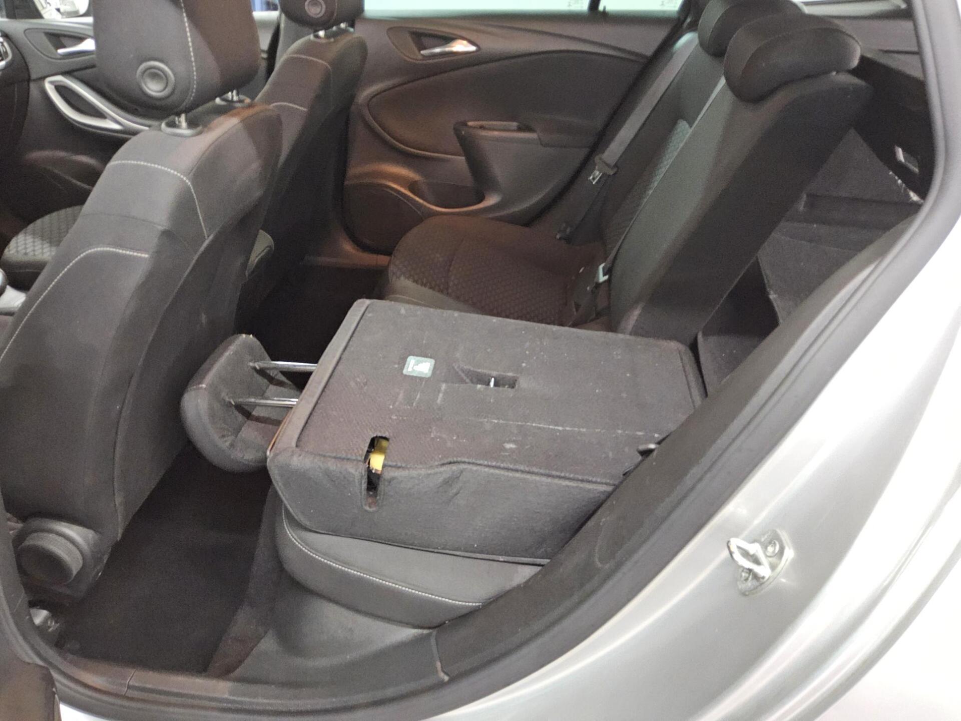 Opel Astra ST 1.5 D Edition Navi LED AHK PDC Tempomat 12