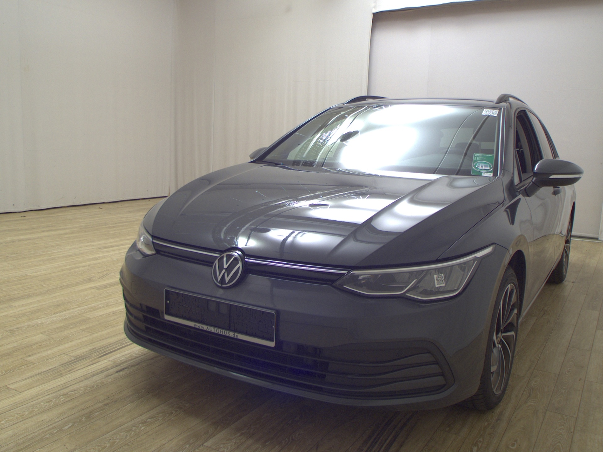 Volkswagen Golf-8 Var. 2.0 TDI Life Navi LED AID RfK ACC 2